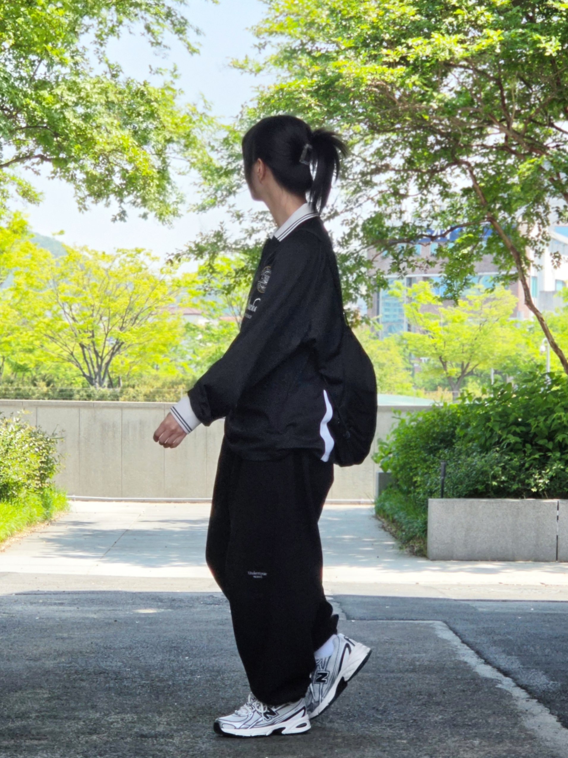New Balance 740 Sea Salt Black 착용 스타일