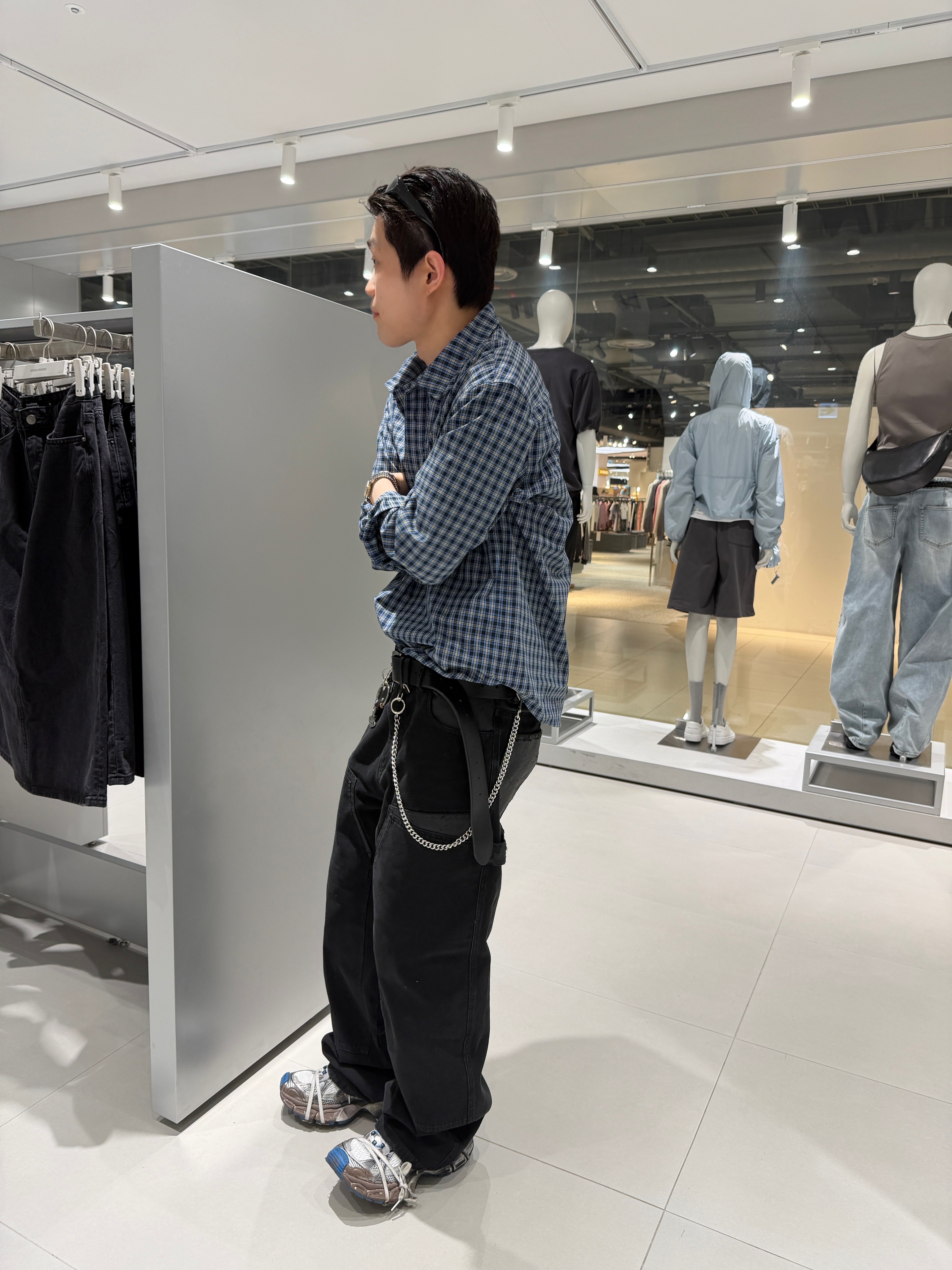 Nonnod Wire Shirt Blue, Nonnod Patina Double Knee Pants Faded Black 착용 스타일 - 1