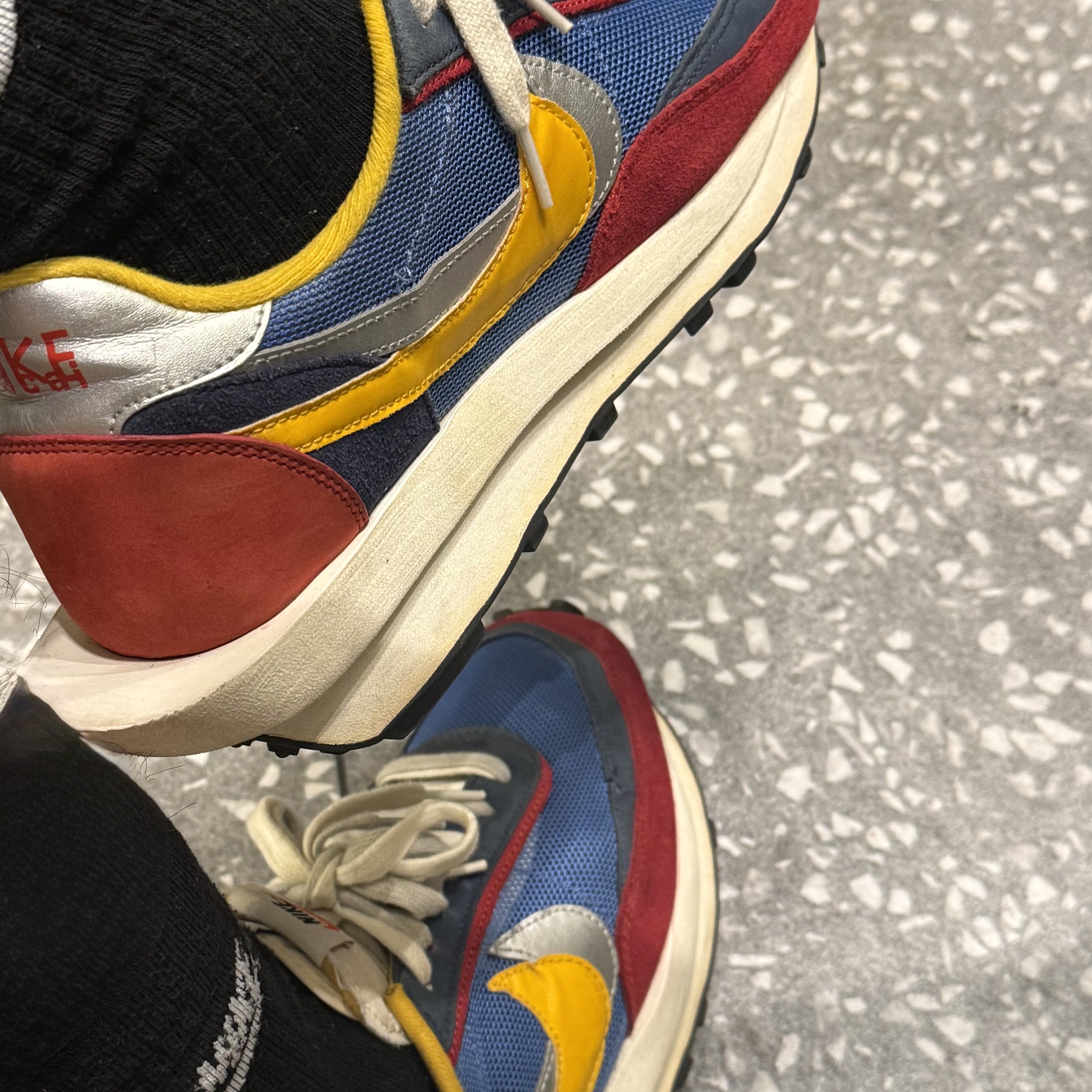 Nike x Sacai LDWaffle Blue Multi 착용 스타일