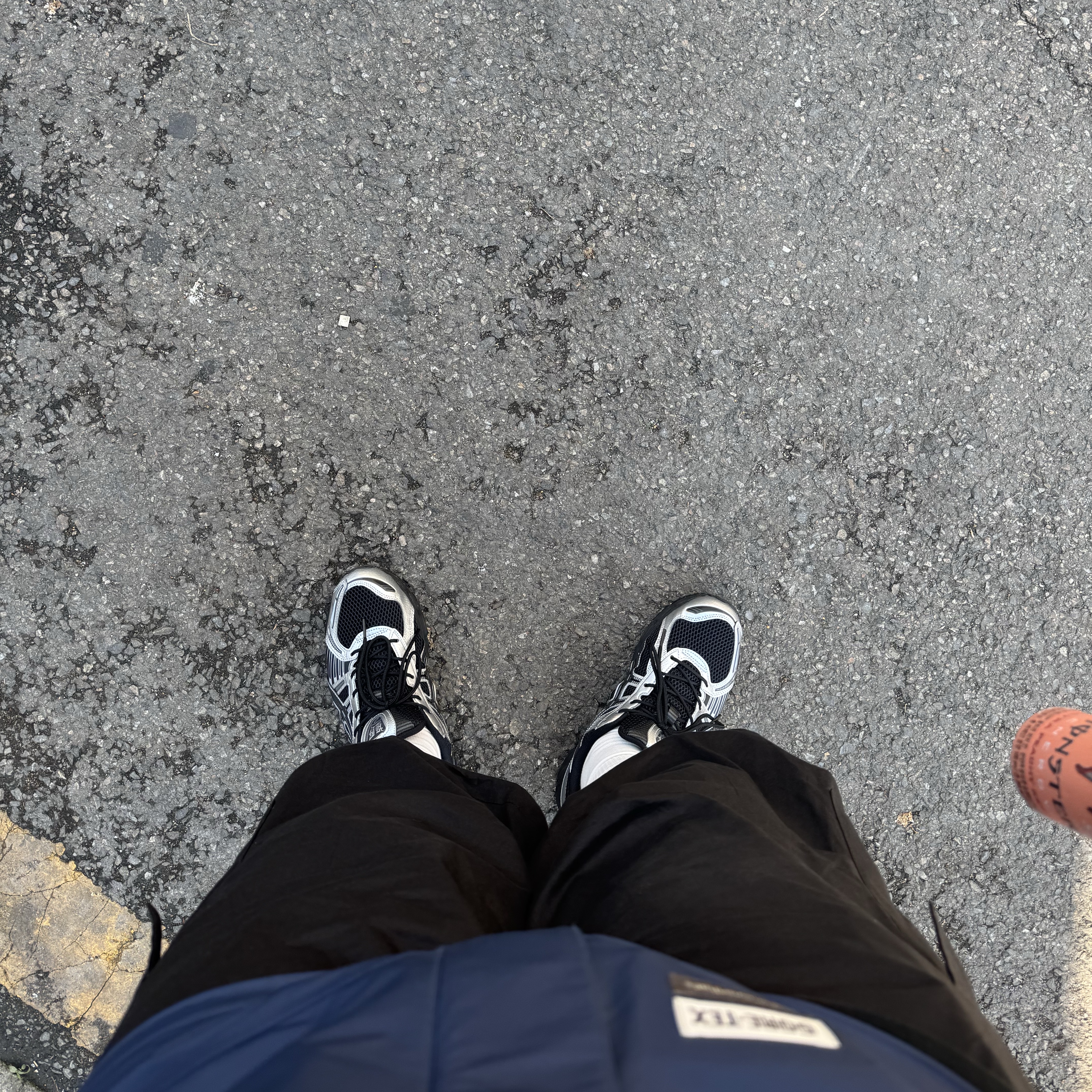 Asics Gel-Kayano 12.1  Black Graphite Grey, Thisisneverthat Gore-Tex 3L All Weather Jacket Black 착용 스타일