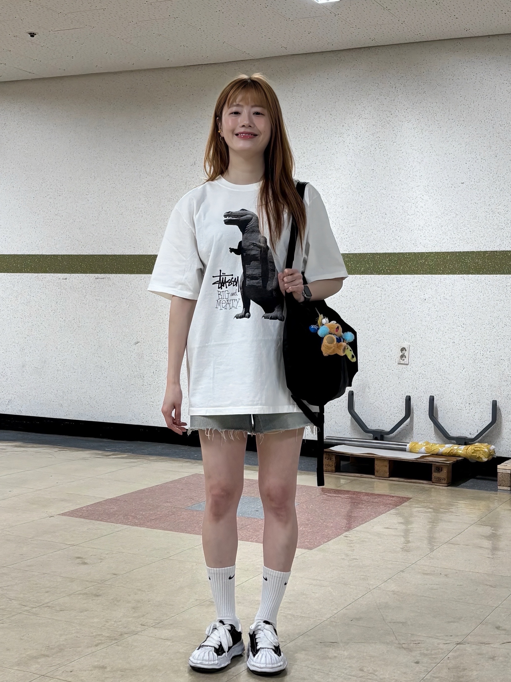Stussy Big & Meaty Pigment Dyed T-Shirt Natural, Maison Mihara Yasuhiro Blakey OG Sole Canvas Low-top Sneakers Black White 착용 스타일 - 3