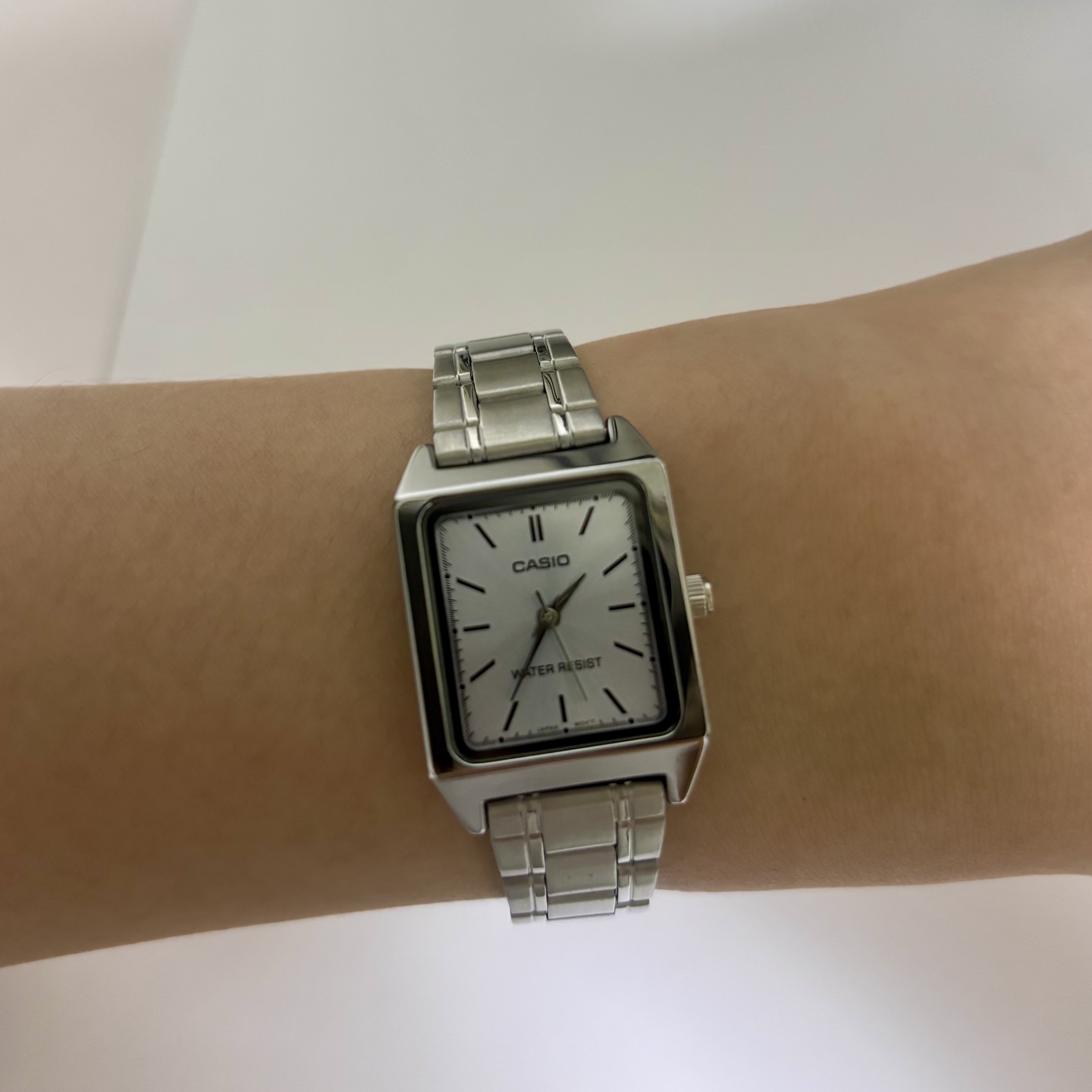 Casio LTP-V007D-2E 착용 스타일