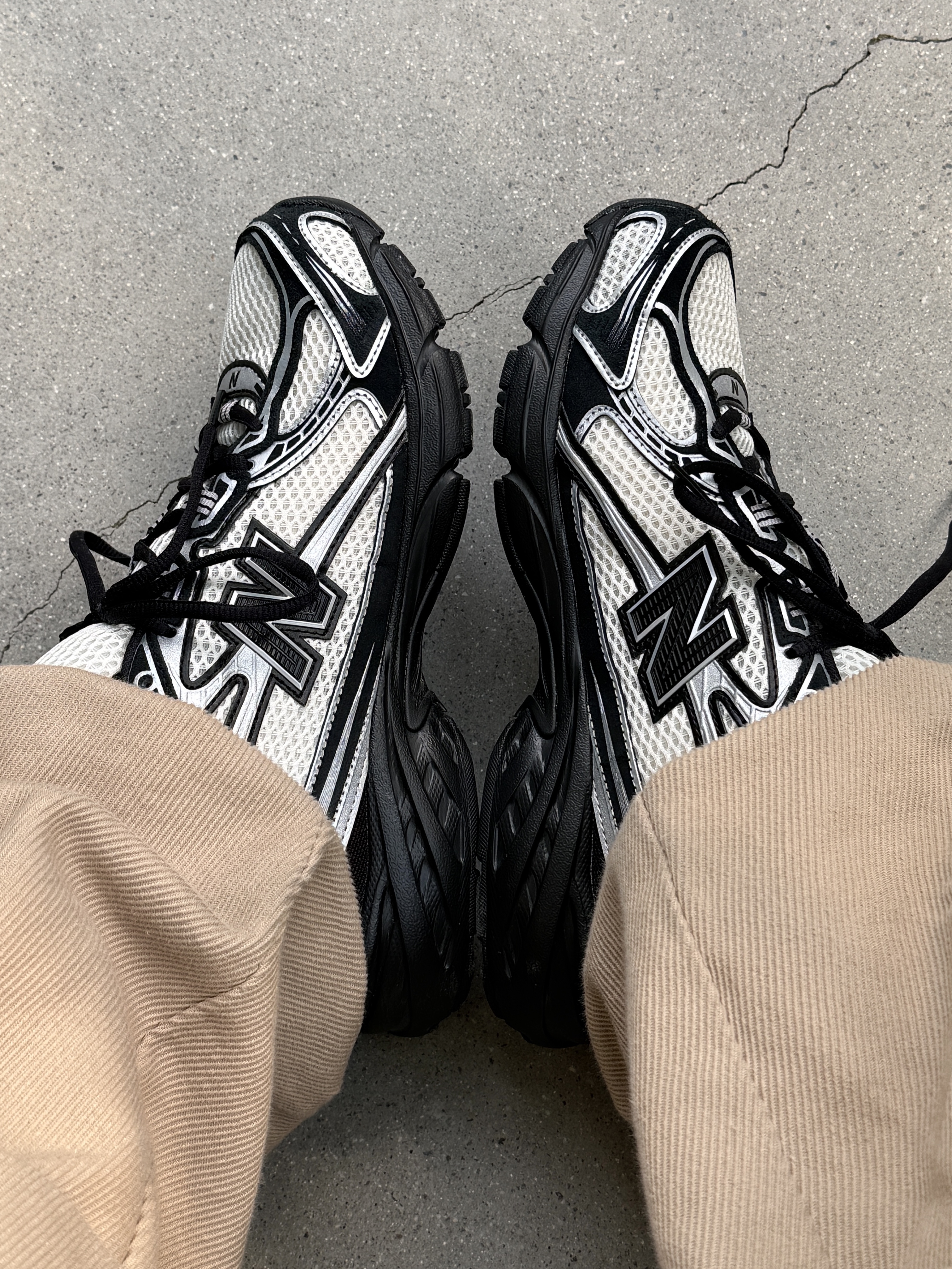 New Balance 740 Black Angora, Kamien Titan Baggy Pants Beige 착용 스타일 - 4