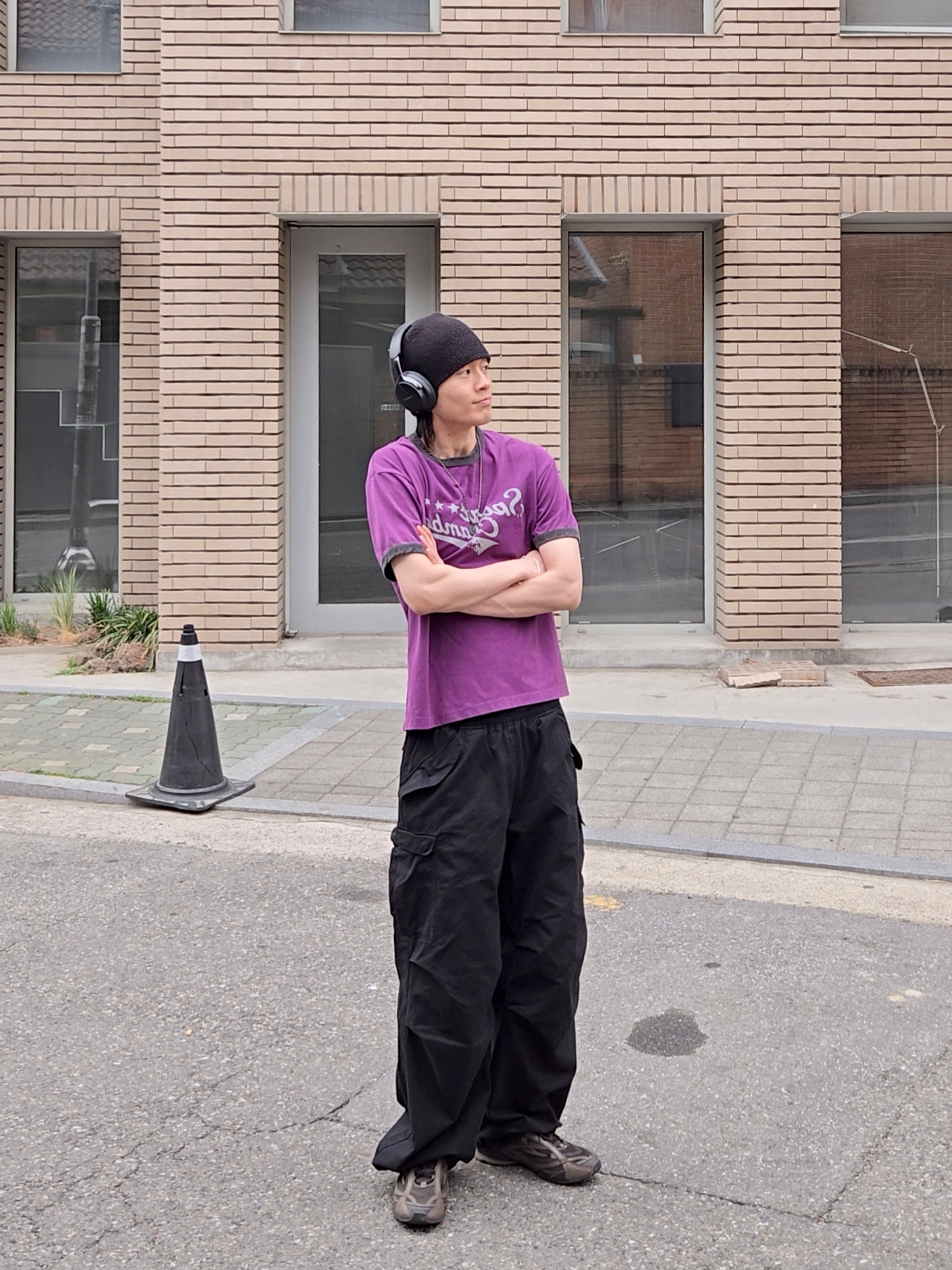 SPORT CHAMBER Active Logo T-Shirt PURPLE, Fila Flaire Brown 착용 스타일 - 1