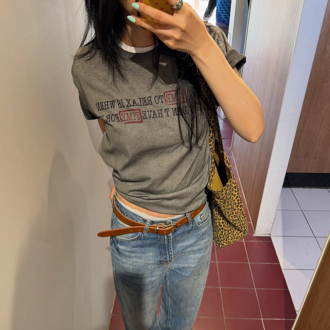 Thevinylhouse Faded Time Tee Charcoal 착용 스타일