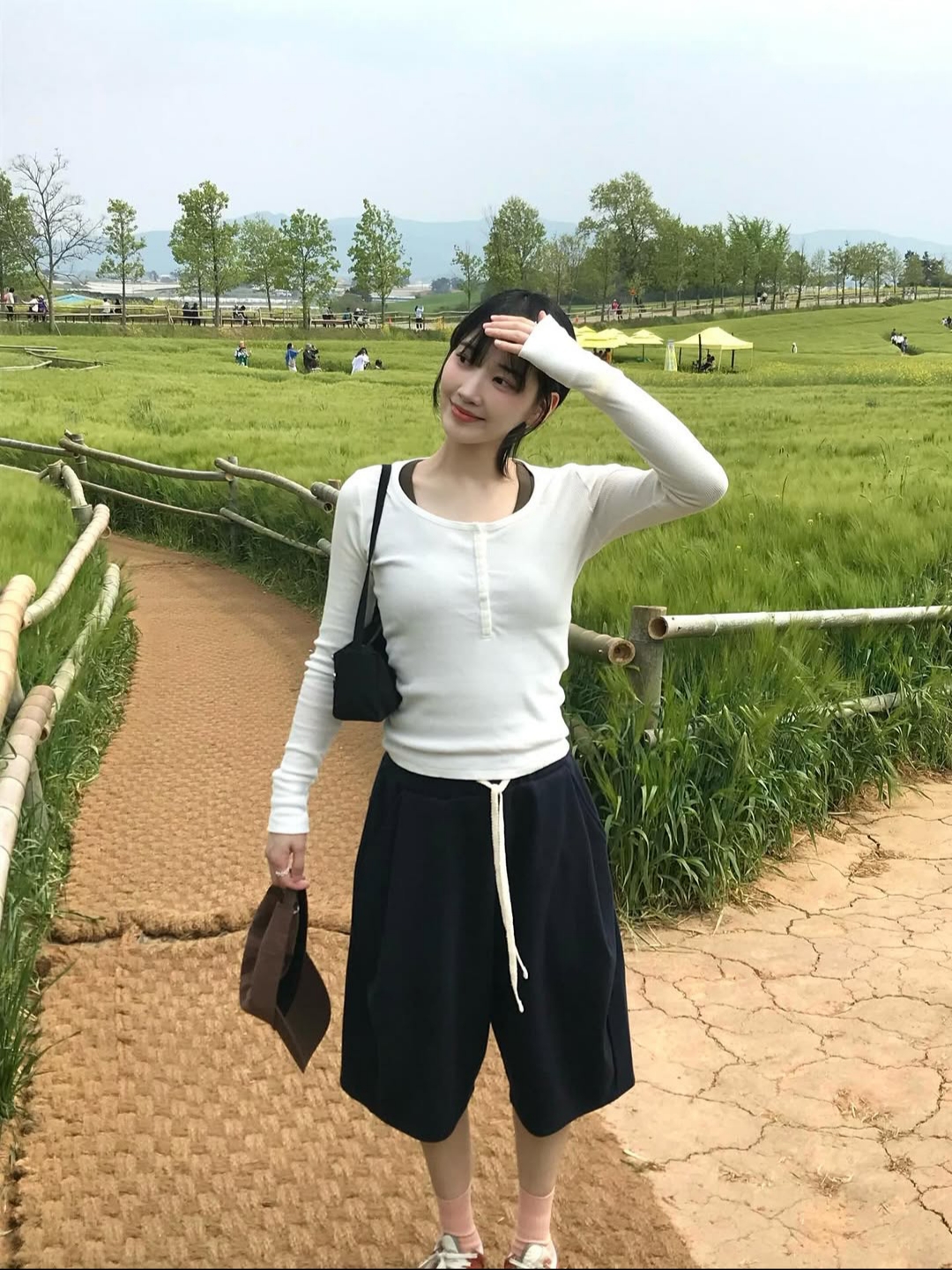 Knitted Bermuda Traning Half Pants Navy 착용 스타일 - 2