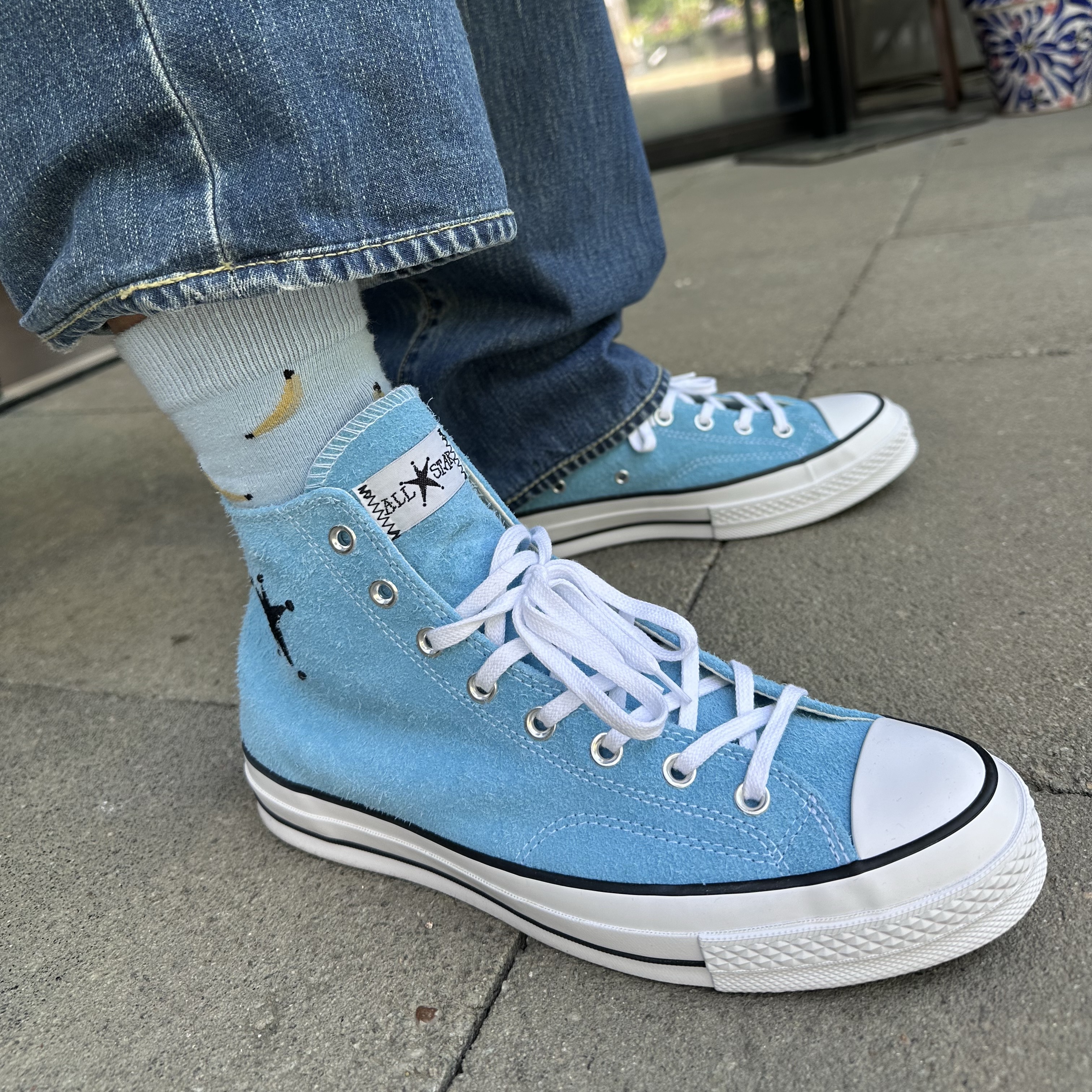 Converse x Stussy Chuck 70 Hi Sky Blue, BAPE Ape Head Key Case Brown 착용 스타일 - 3