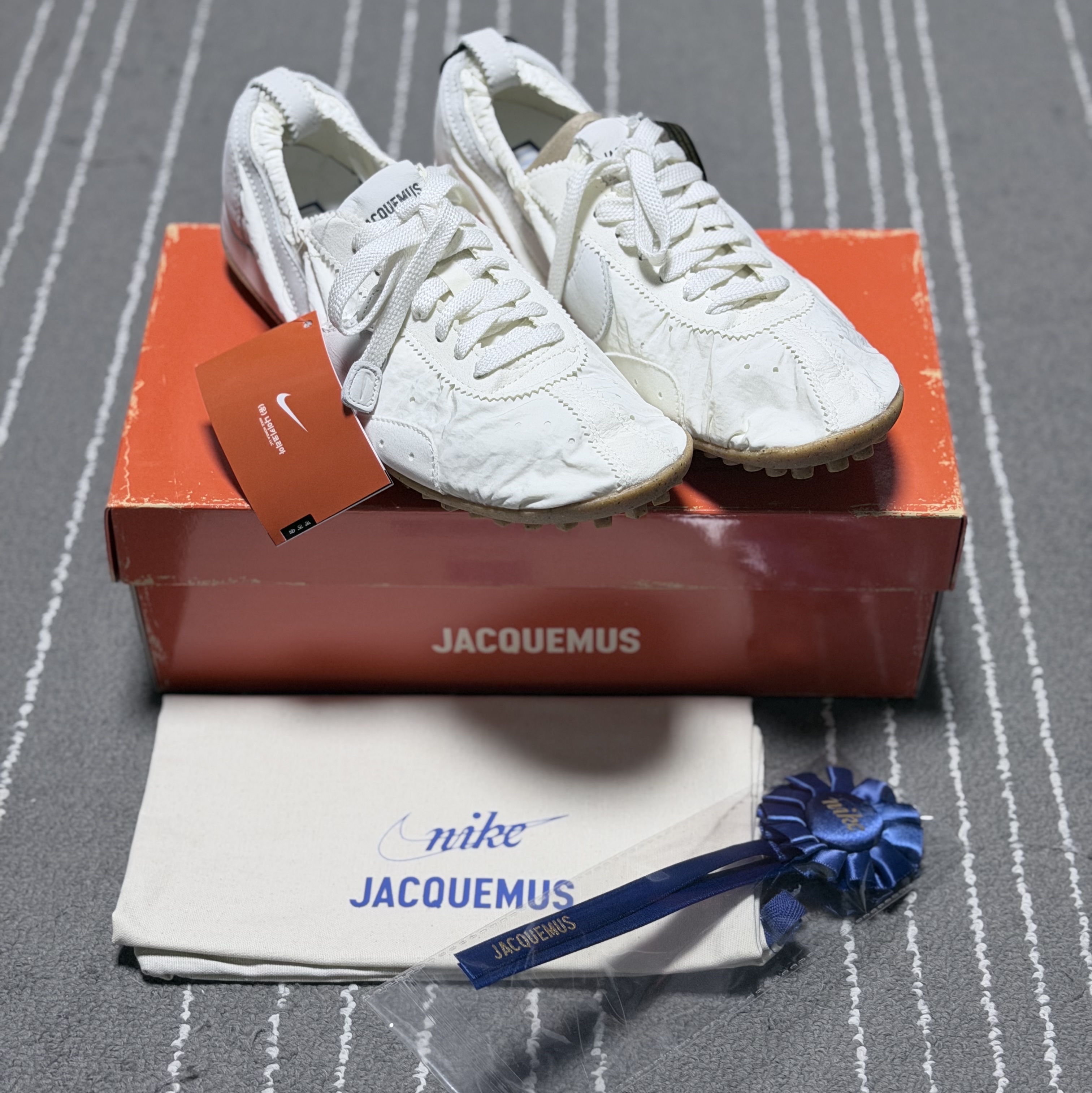 Nike x Jacquemus Moon Shoe SP Soft Pearl Sail 착용 스타일