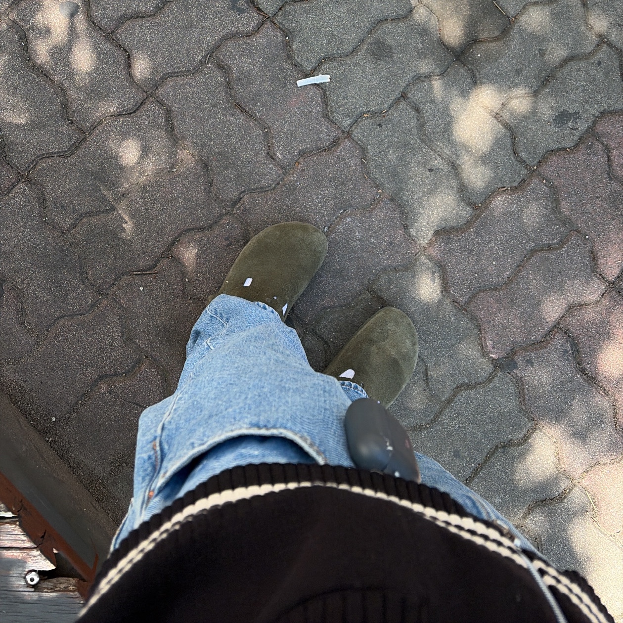 Matin Kim Spell Point Stripe Knit Cardigan Black, Birkenstock Boston Soft Footbed Taupe - Regular 착용 스타일