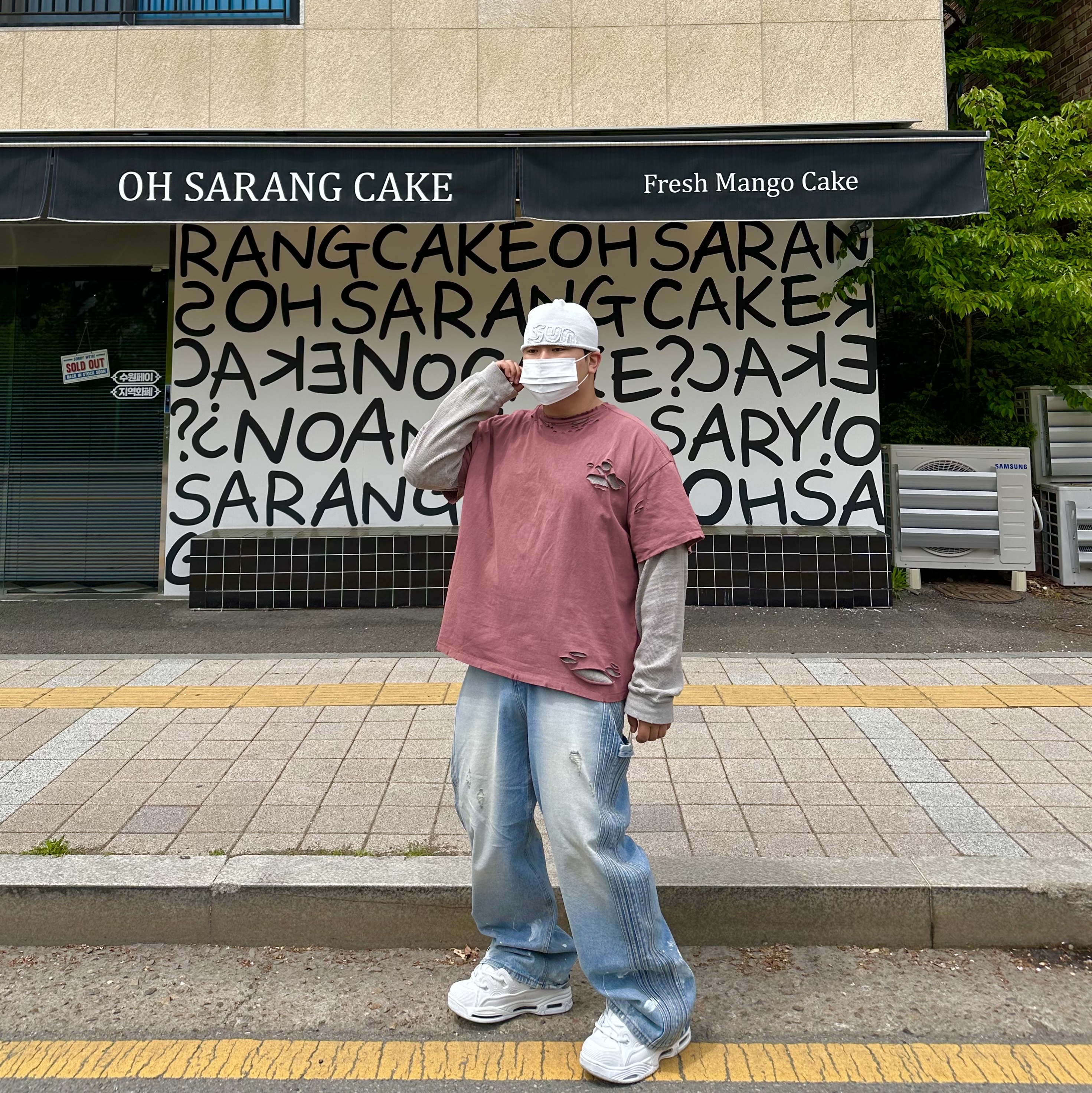 Hommless VTG Layered Waffle LS Washed Pink, Farfromwhat Far Washed Pin Tuck Jeans Blue 착용 스타일