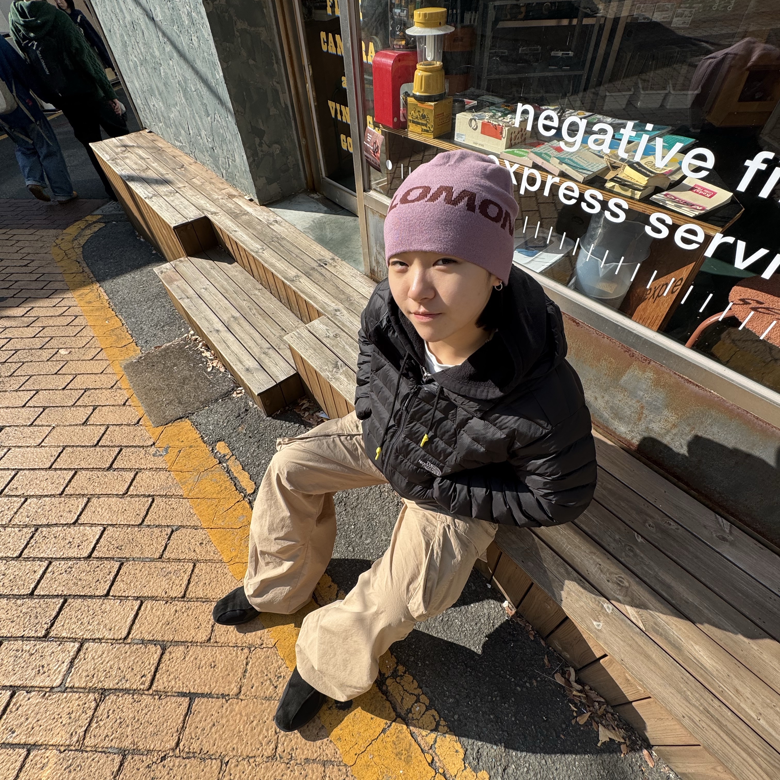 Salomon Peak Beanie Pink 착용 스타일 - 2