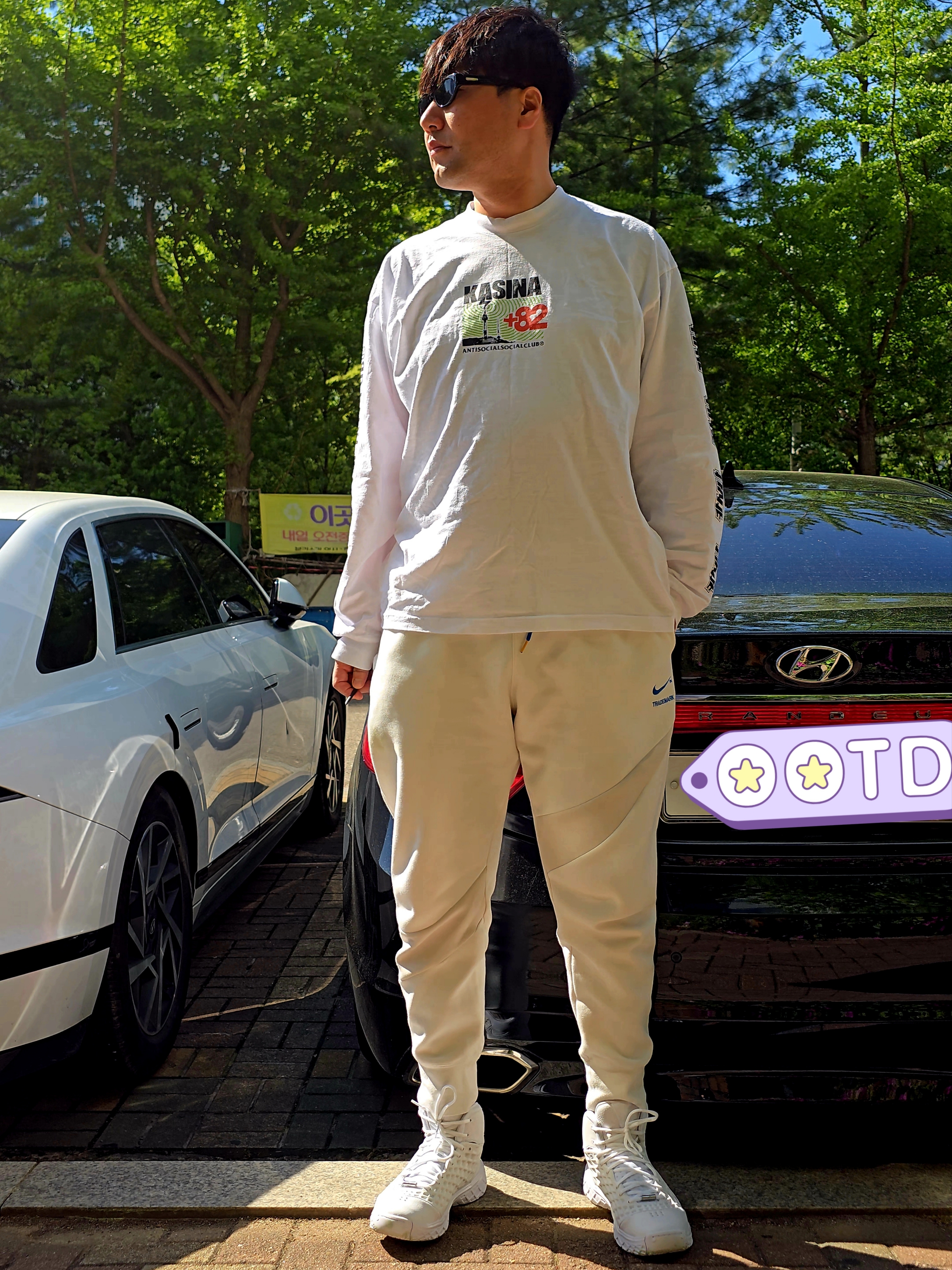 ASSC x KASINA Radio Signal L/S Tee White, Nike Kobe 3 Protro Halo White 착용 스타일
