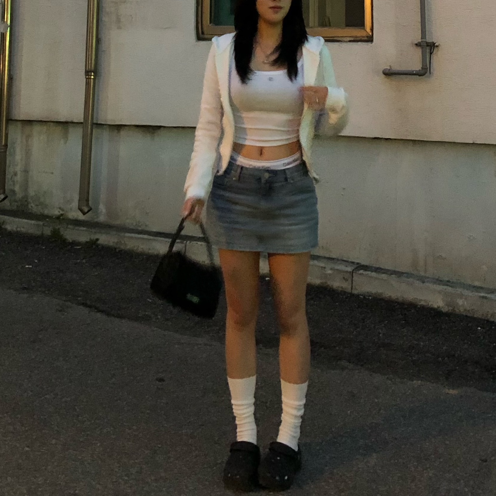 (W) Calvin Klein Modern Cotton Bikini Brief Grey Heather, (W) Crocs Classic Platform Clog Black 착용 스타일 - 3
