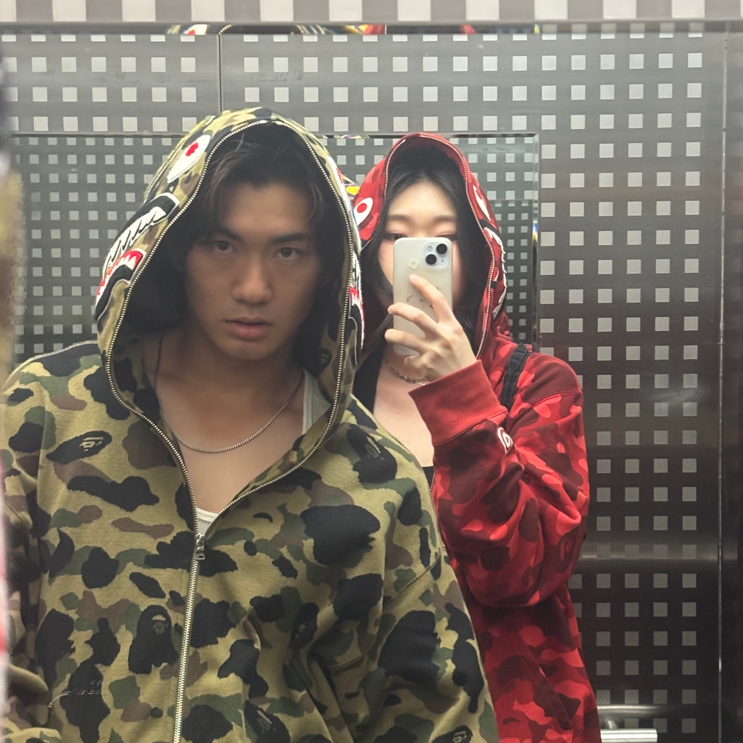 BAPE Color Camo Shark Full Zip Hoodie Red, BAPE 1st Camo Jacquard Shark Full Zip Hoodie Green 착용 스타일