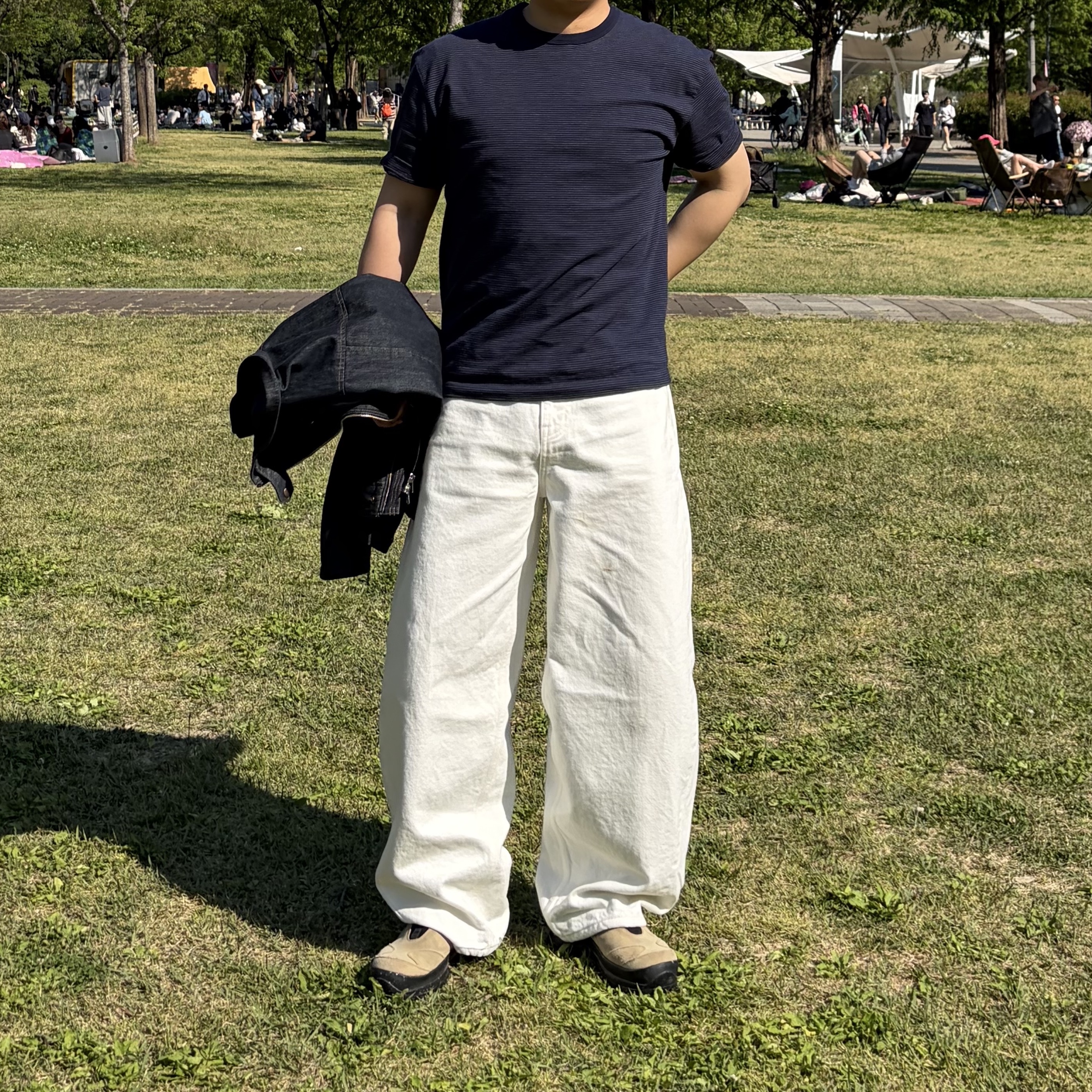 noun Wide Curved Denim Pants White 착용 스타일 - 1