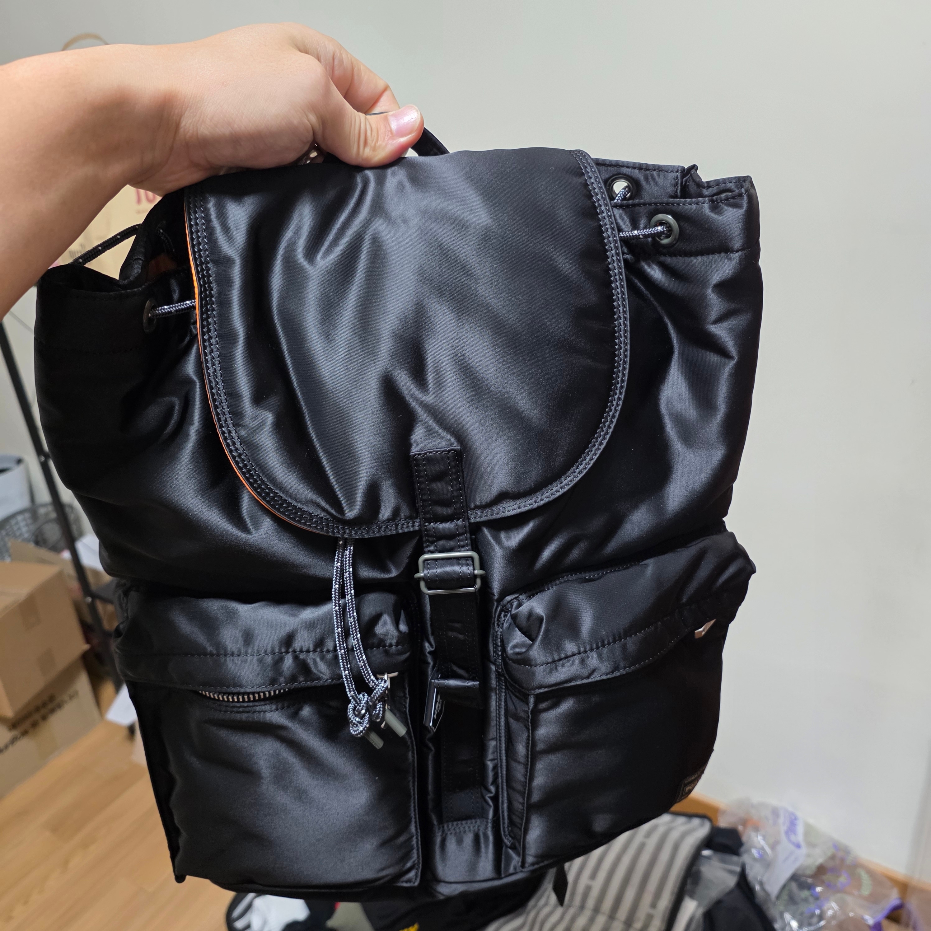 Porter All New Tanker Rucksack Black 착용 스타일 - 1