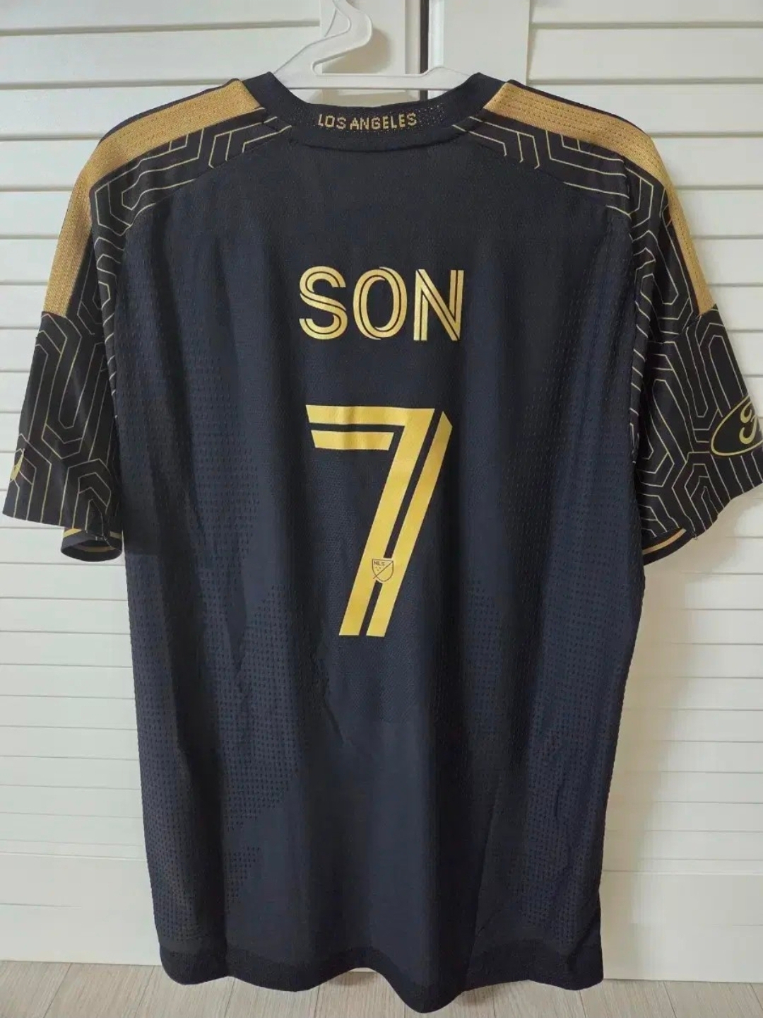Adidas LAFC 2024/25 Home Authentic Jersey Black - US Sizing (Non Marking Ver.) 착용 스타일 - 1