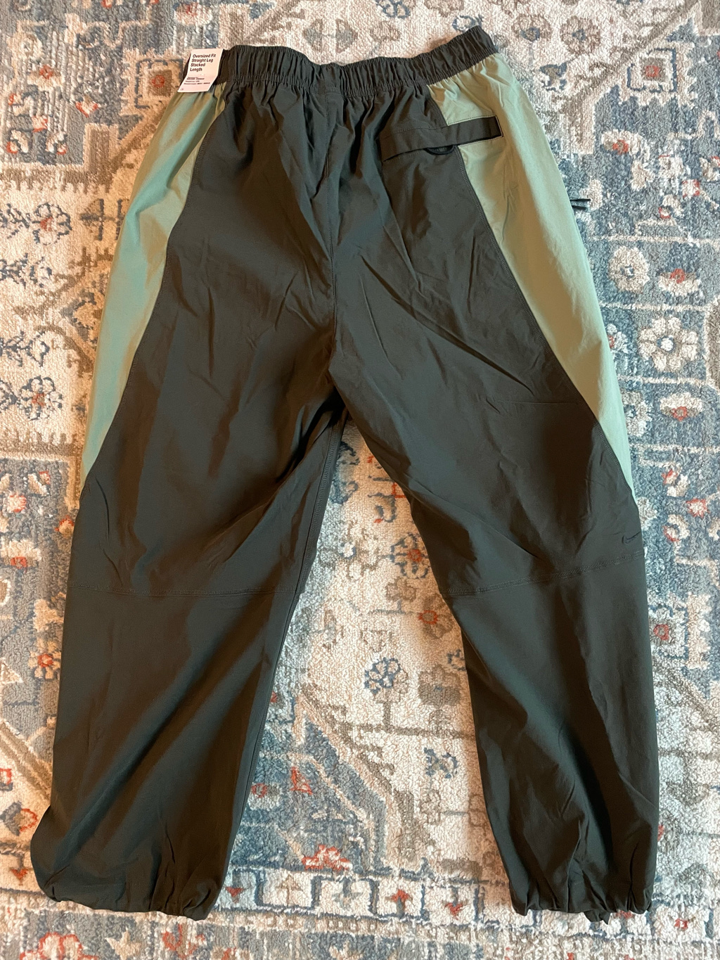 Nike Tech Dri-Fit Woven Colour Block Oversized Trousers Sequoia Oil Green - Asia 착용 스타일 - 6