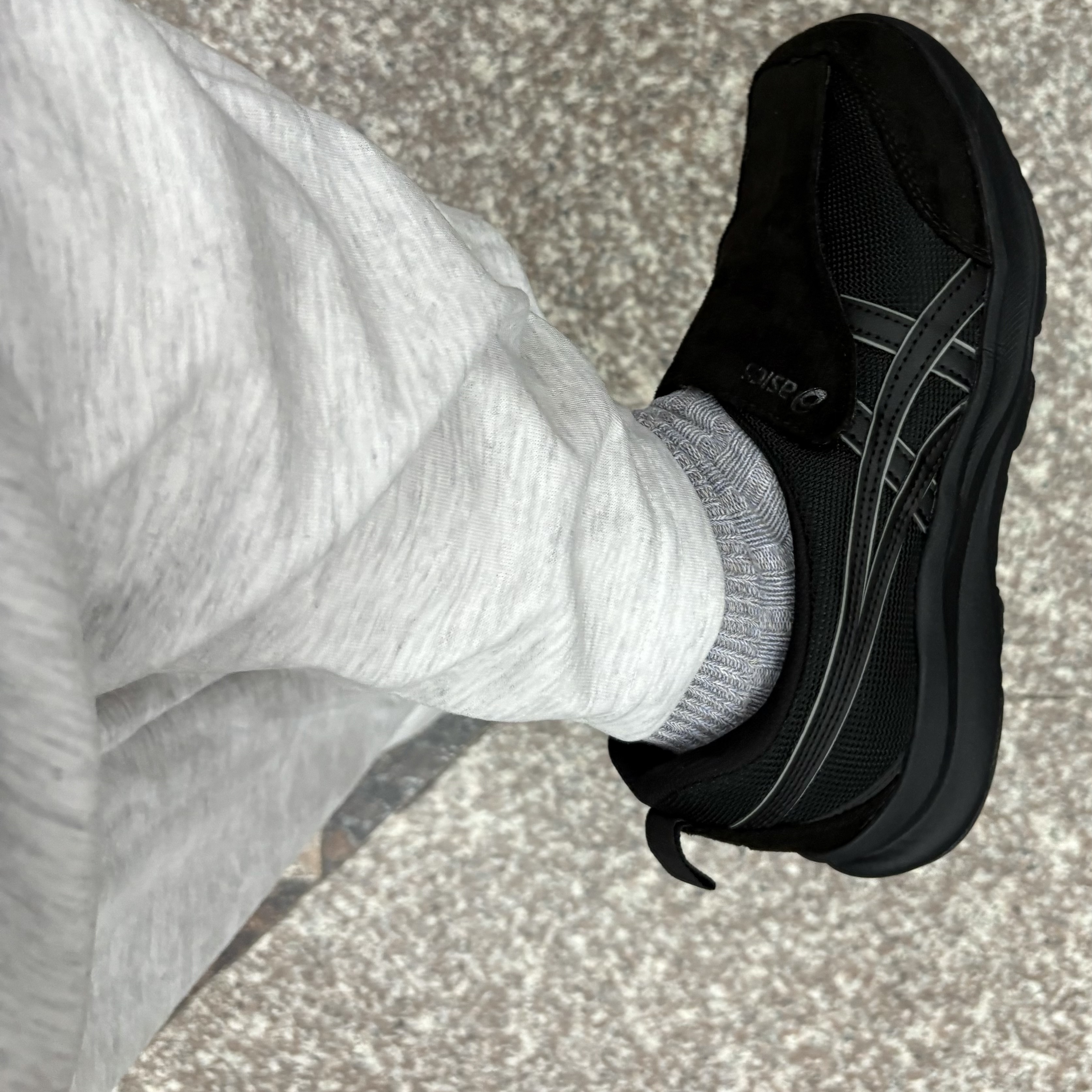 Asics Life Walker 010 Black - 3E Wide 착용 스타일 - 3