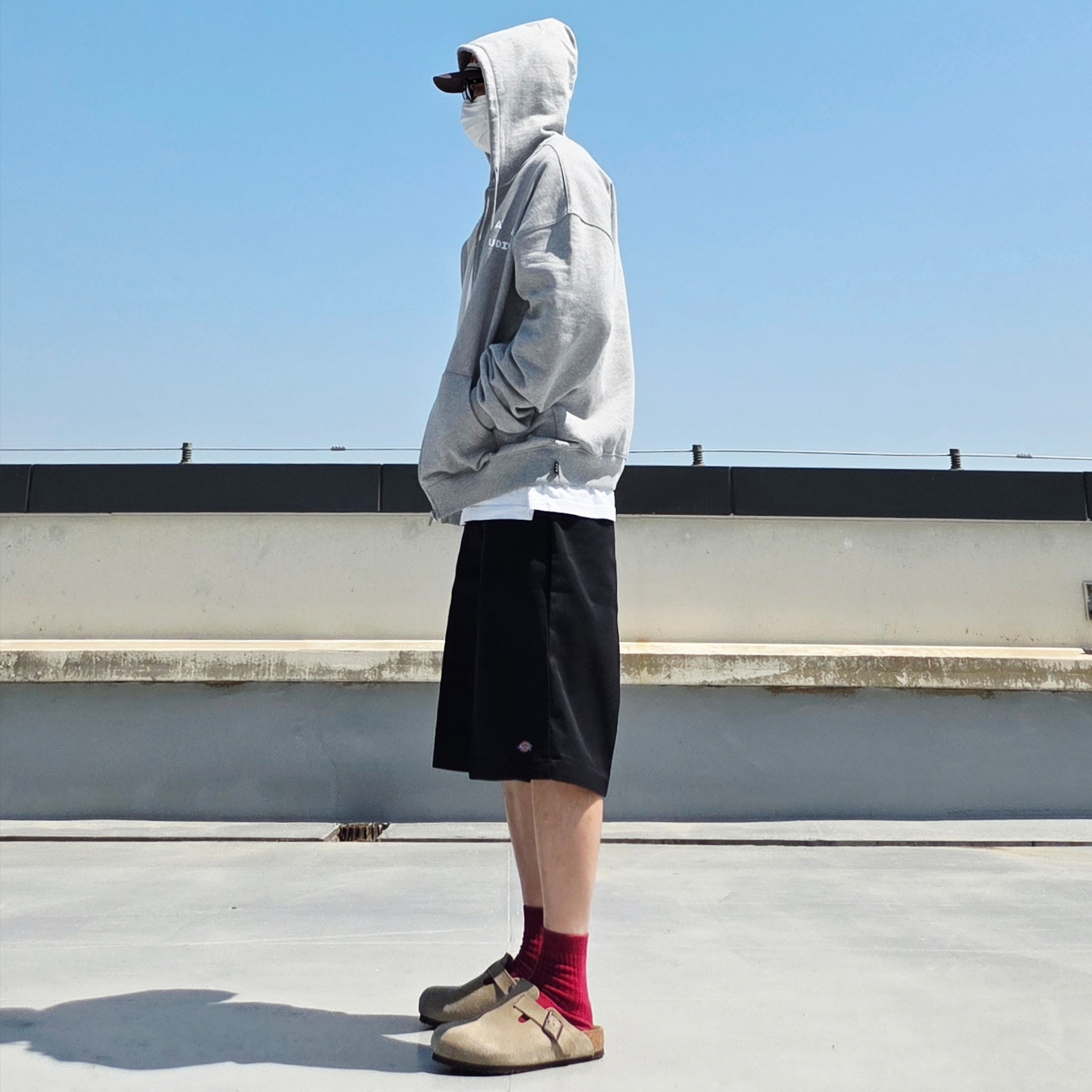 IAB Studio Zip-Up Hoodie Melange Gray - 26SS, Alex Zono I Dig Running Trucker Hat OG Brown - CapeTown 착용 스타일 - 3