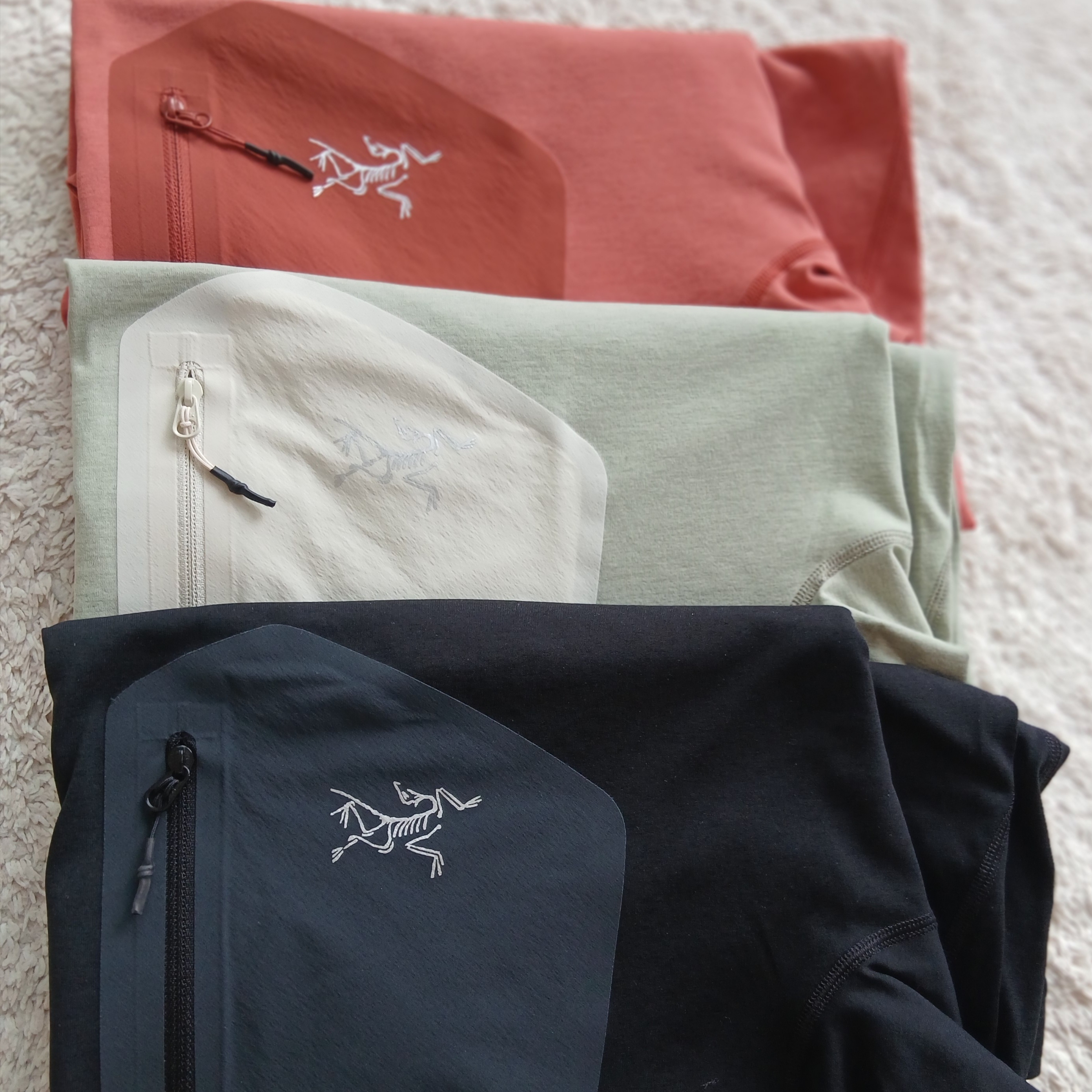 Arc'teryx Konseal Pocket SS T-Shirt Stone Red Dk Stone, Arc'teryx Konseal Pocket SS T-Shirt Habitat 착용 스타일 - 10