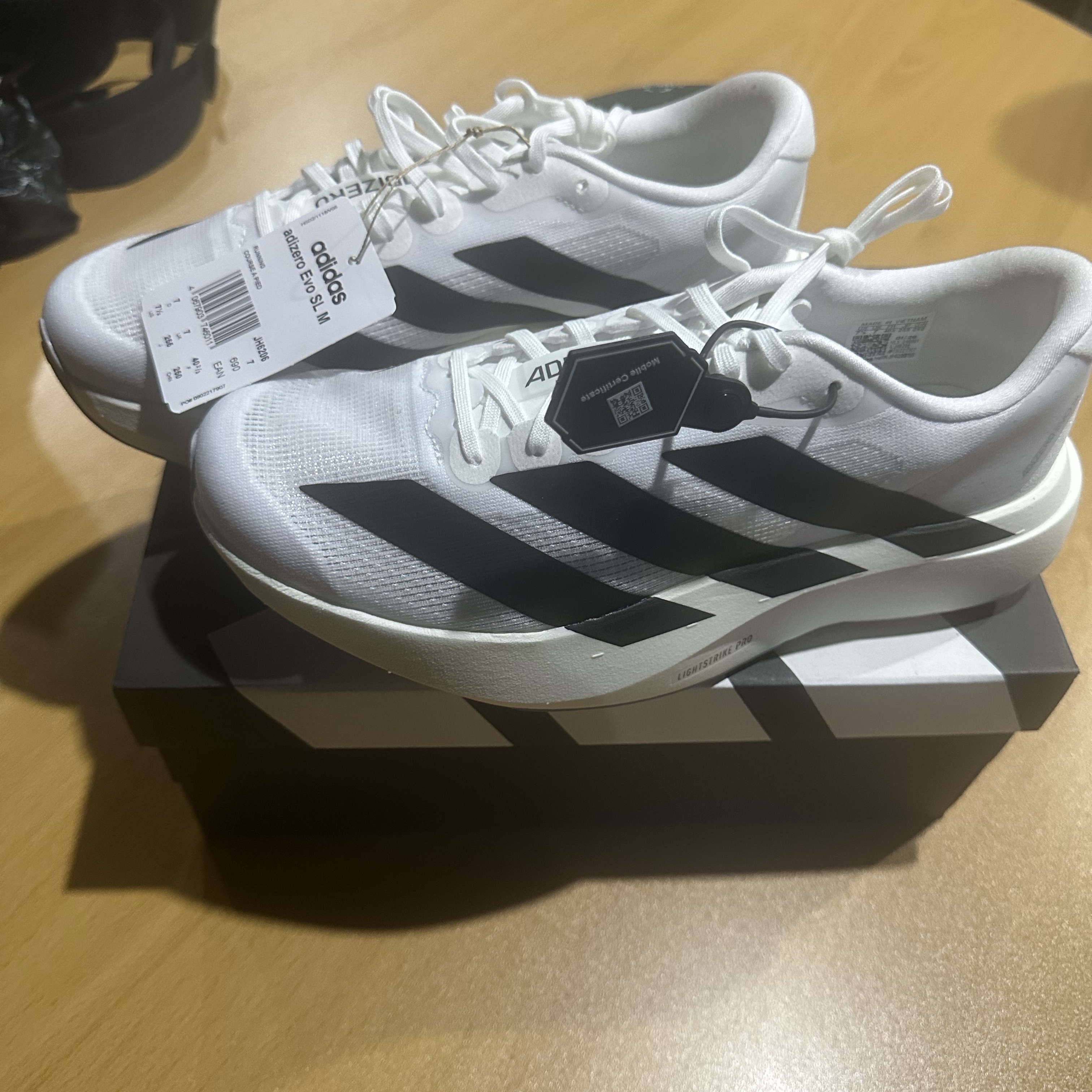 Adidas Adizero EVO SL Cloud White Core Black 착용 스타일 - 3