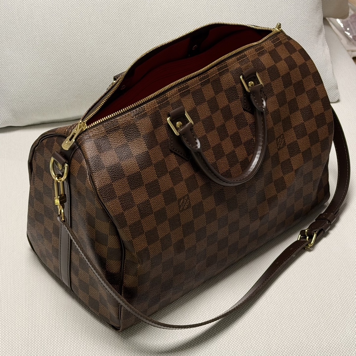 Louis Vuitton Speedy Bandouliere 35 Damier Ebene 착용 스타일