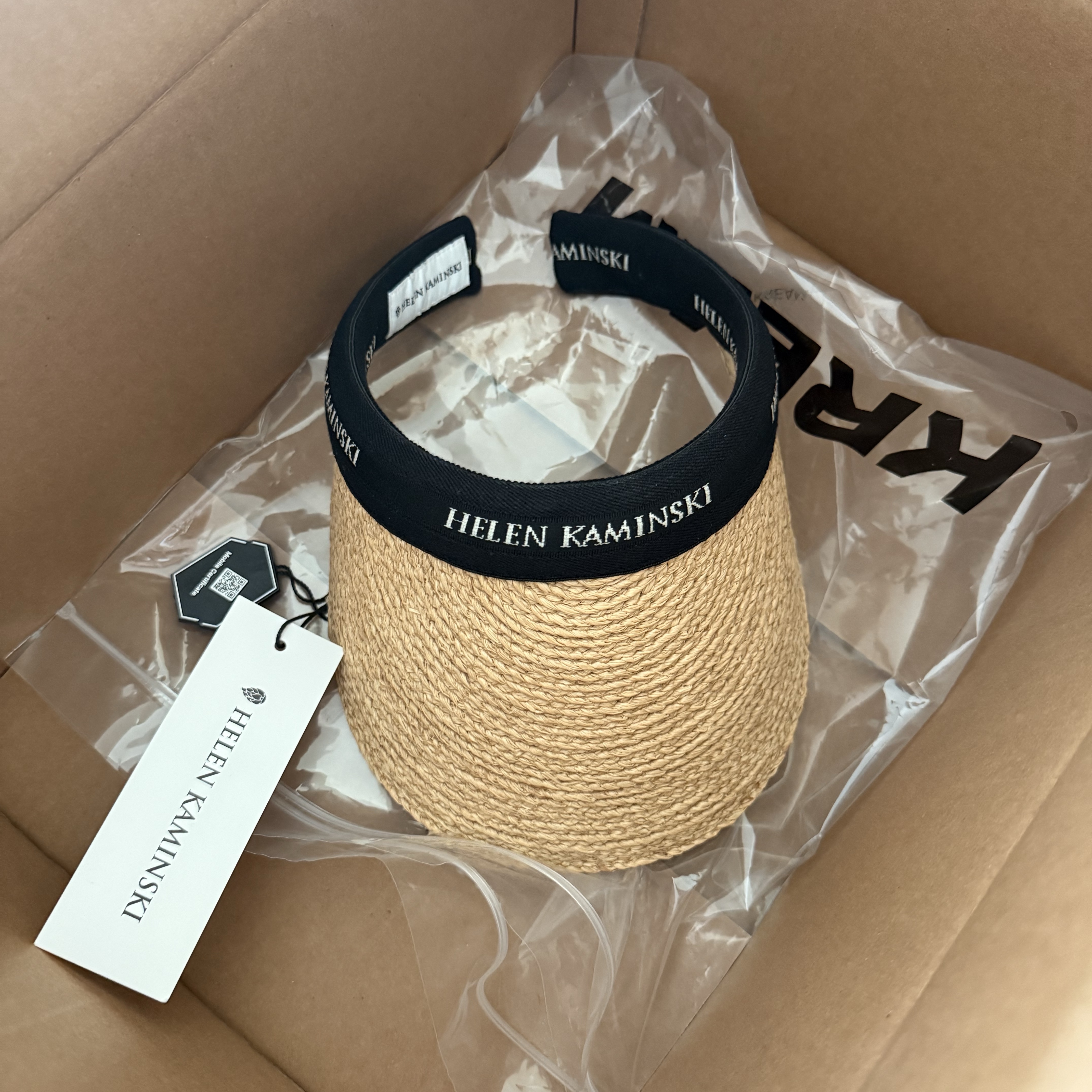 (W) Helen Kaminski Bianca Natural Black Logo 착용 스타일