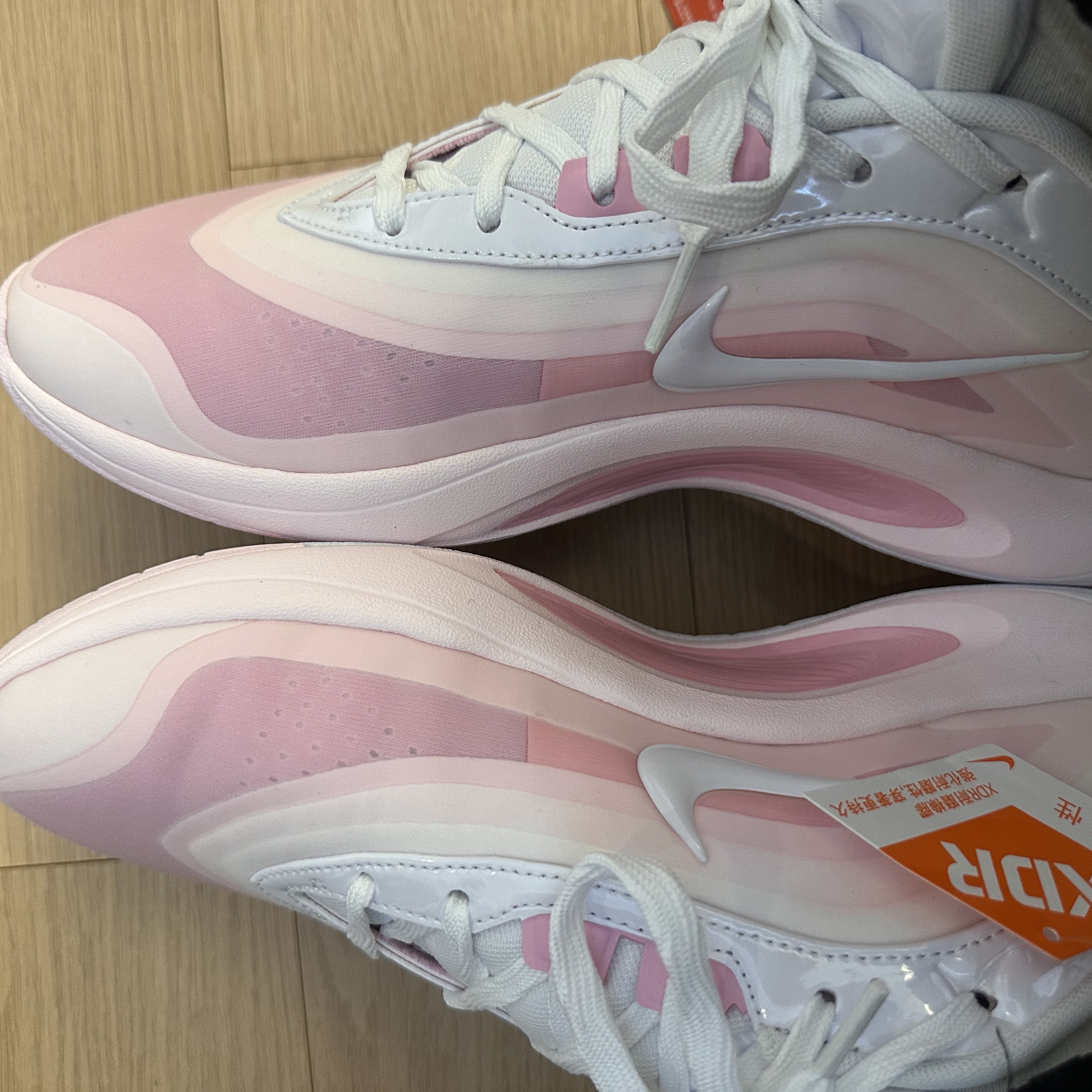 Nike A'One Birthday Cake EP White Prism Pink 착용 스타일 - 2