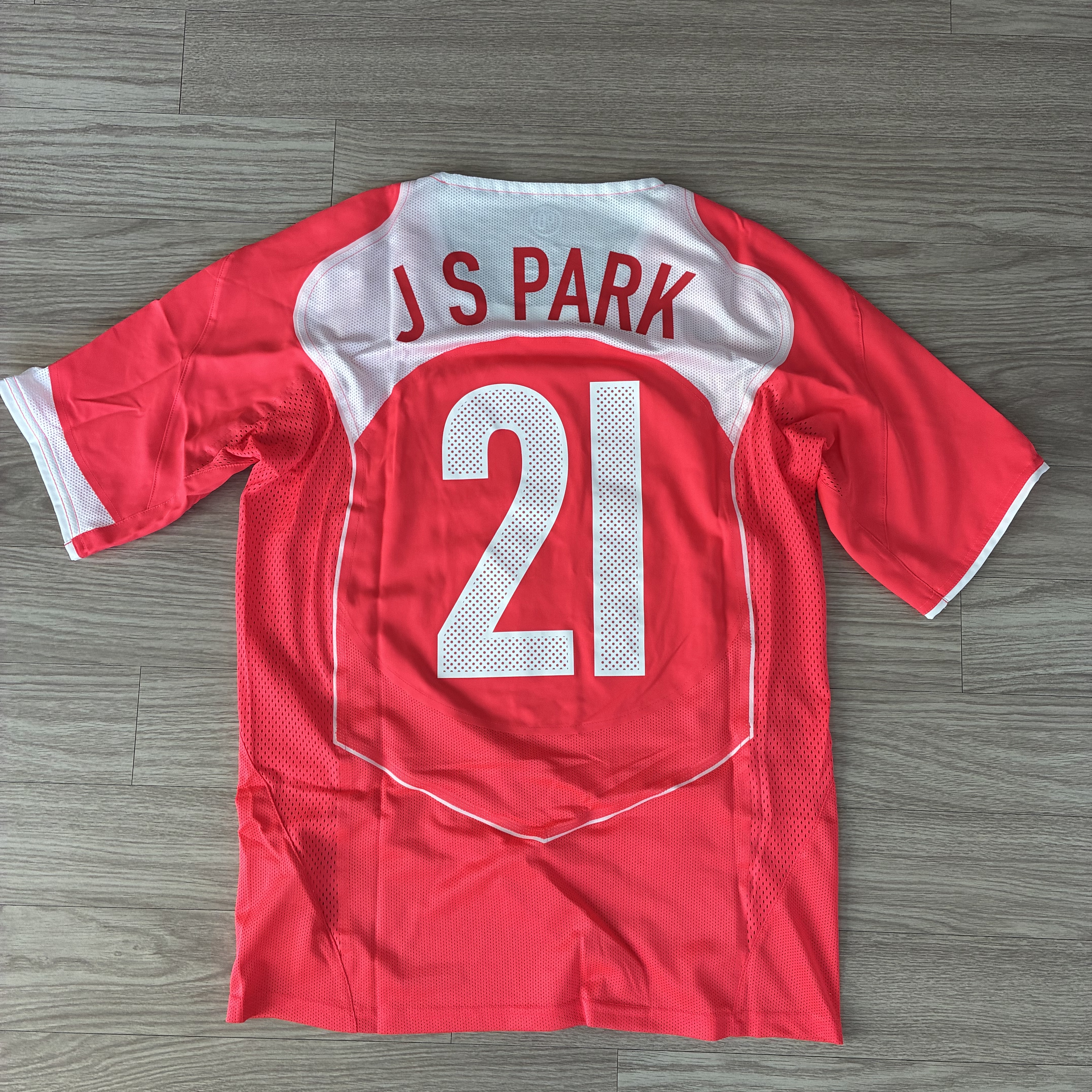 Nike Park Ji-Sung South Korea 2004 Total 90 Reissue Soccer Replica Jersey (Marking Ver.) 착용 스타일 - 3