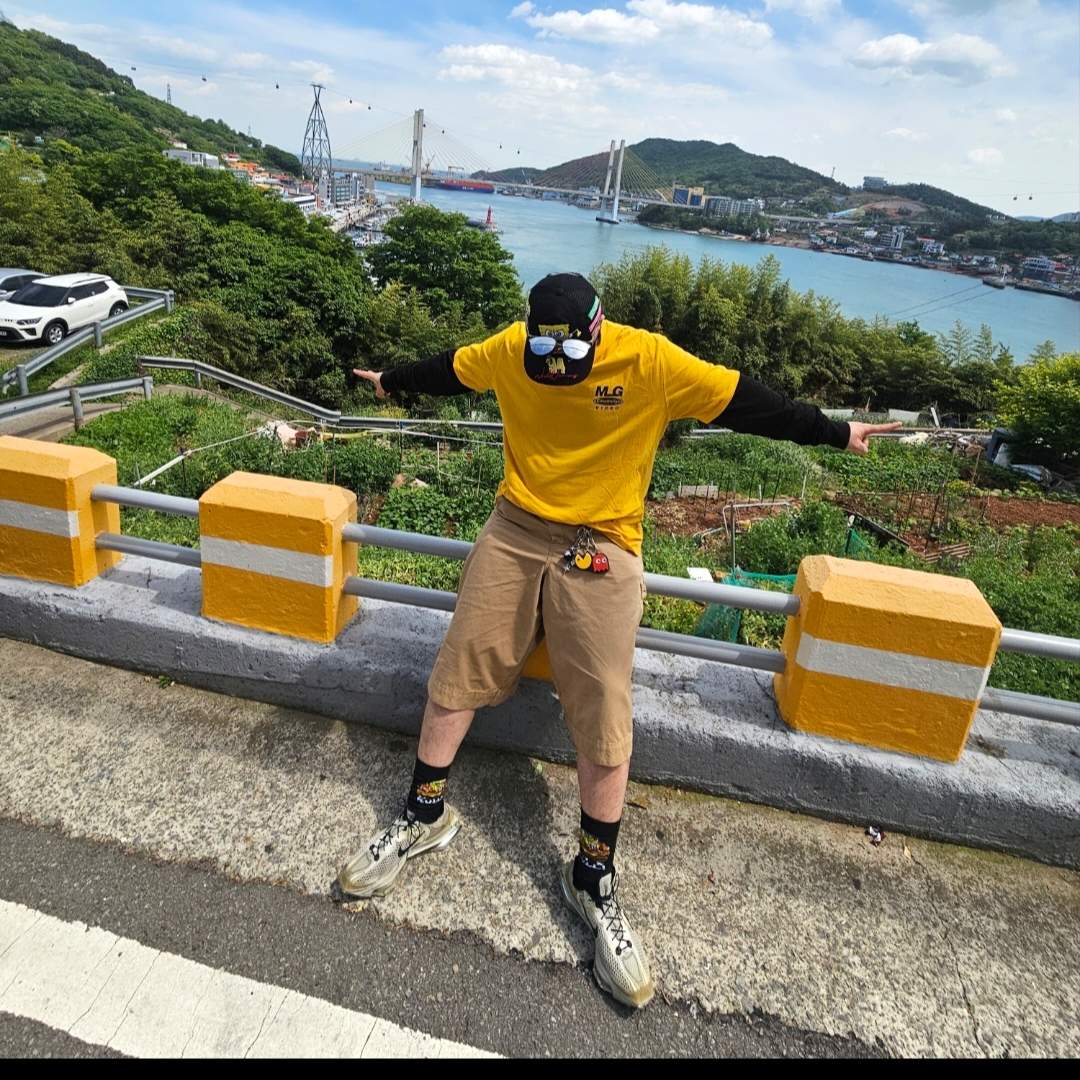 Nike x Matthew M Williams Zoom 004 Stone, Supreme x SpongeBob Jeff Hamilton Mesh Back 6-Panel Black - 25SS 착용 스타일 - 1