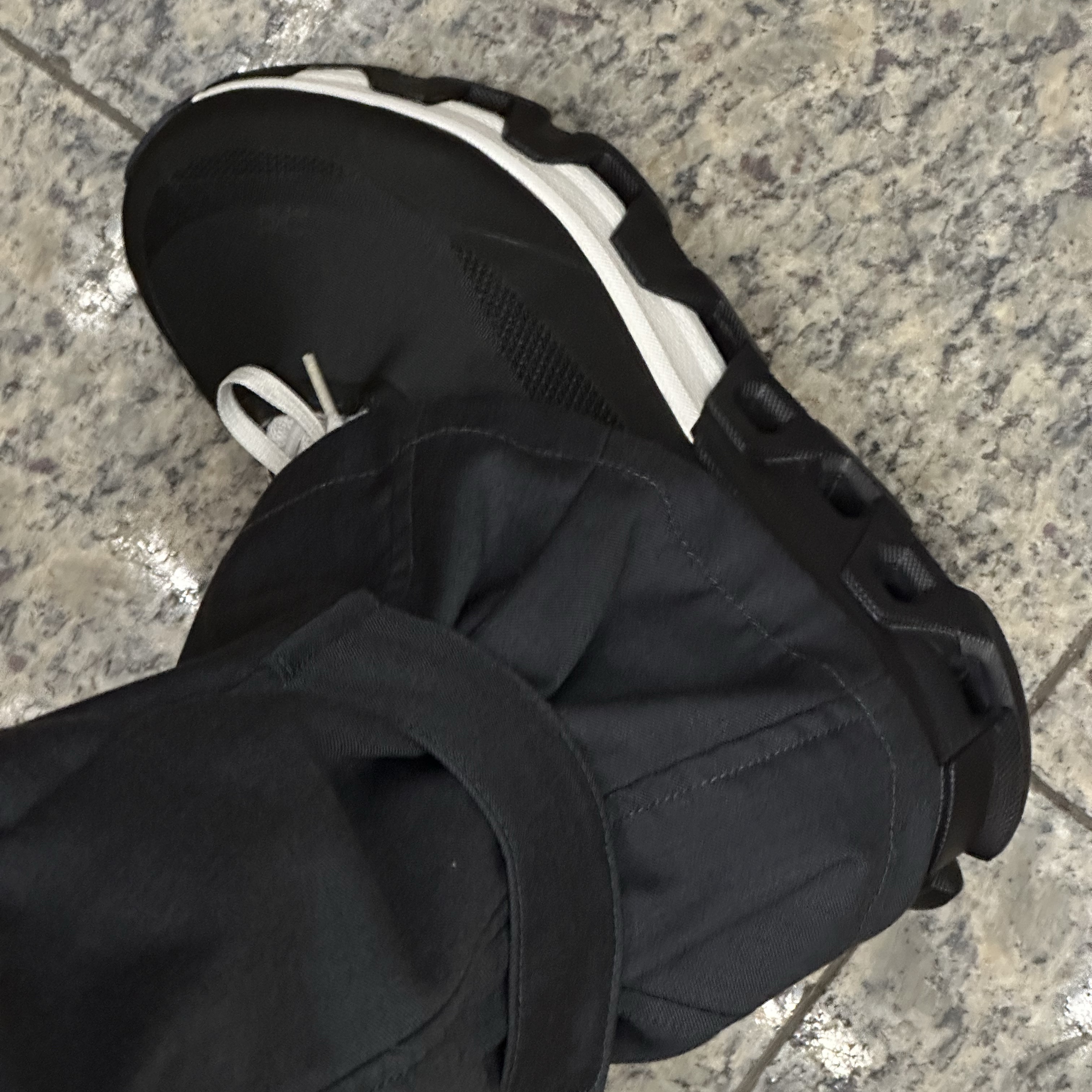 On Running x Post Archive Faction (Paf) Cloudmonster Hyper Black 착용 스타일 - 3