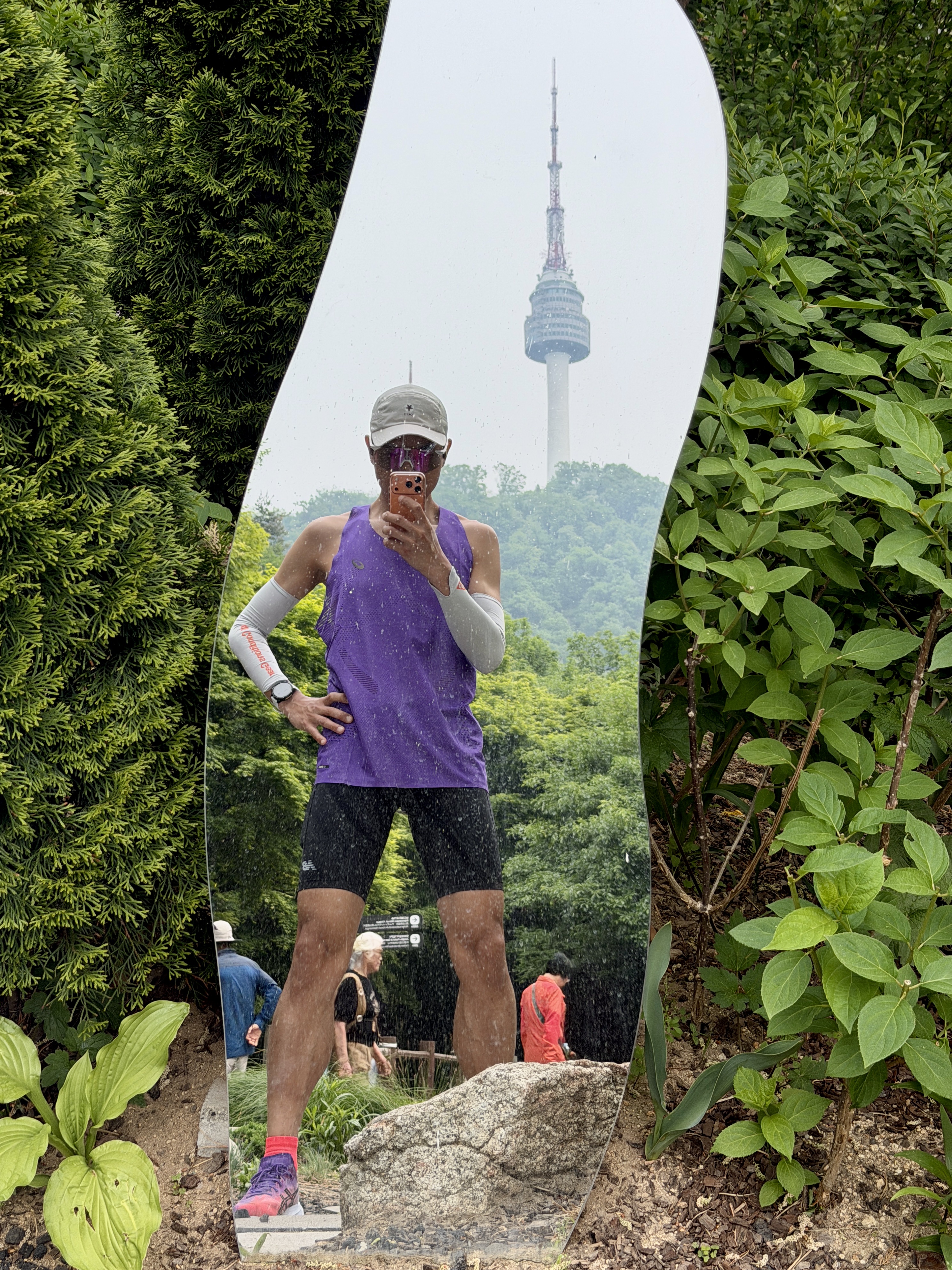 Asics Megablast Edo Purple Black, New Balance Sleek Pocket 9 Inch Half Tights Black 착용 스타일 - 1