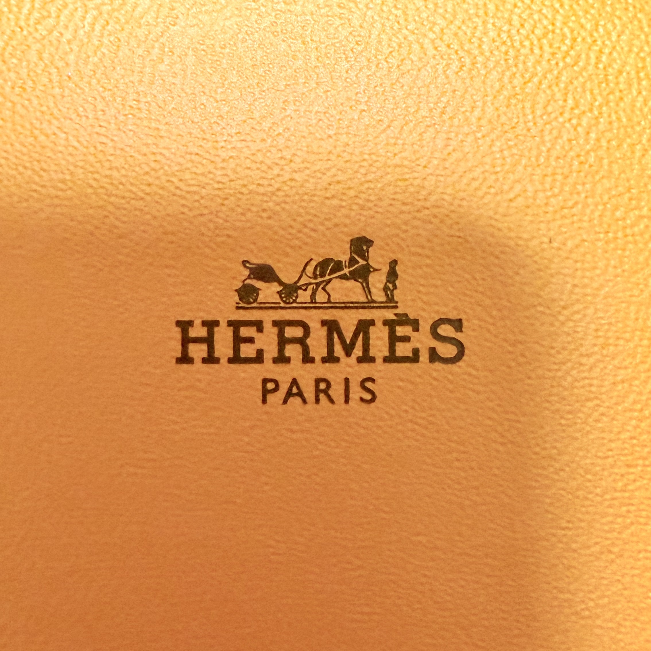 Hermes MC² Euclide Card Holder Epsom & Gold 착용 스타일 - 6