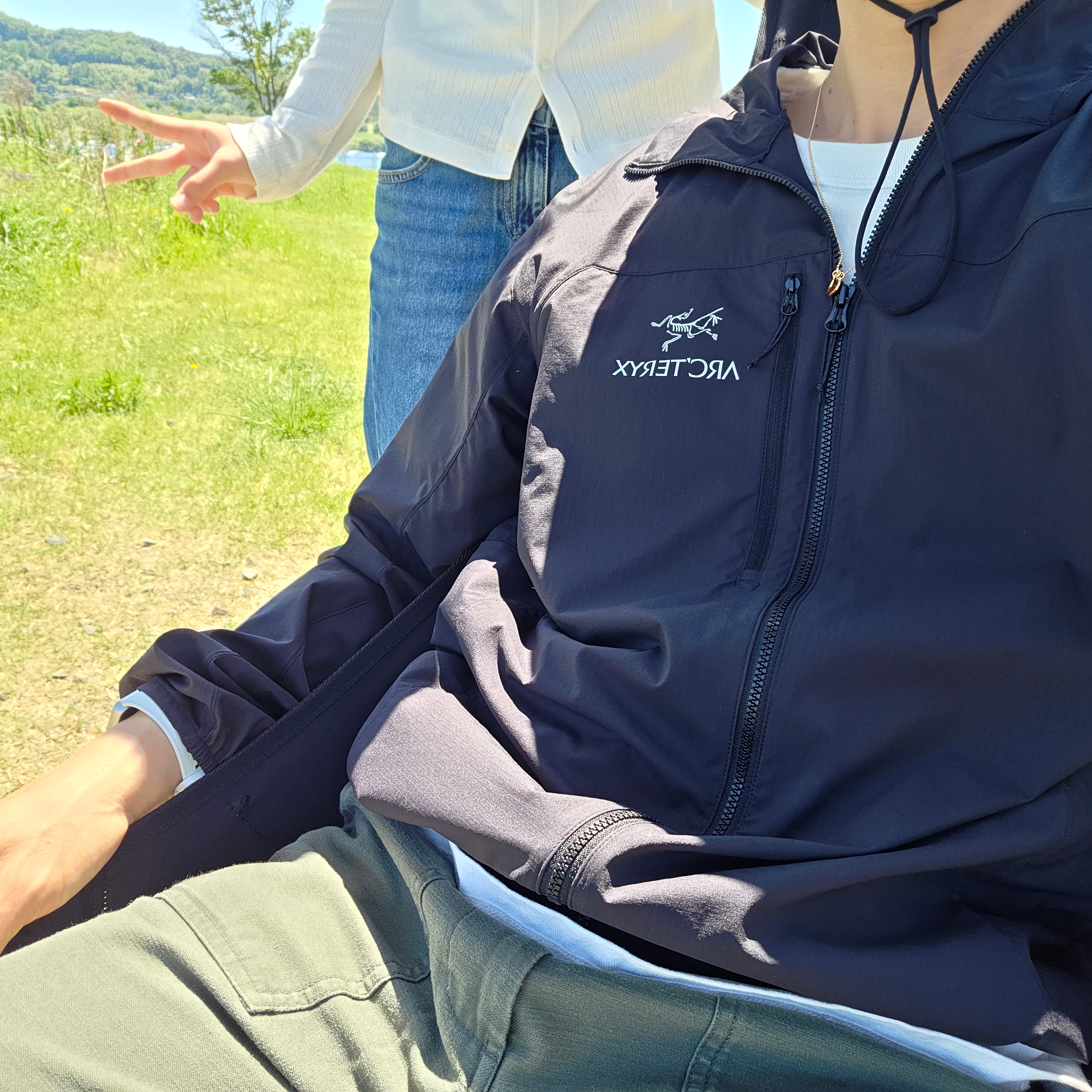 Arc'teryx Squamish Hoody Black, Arc'teryx Sinsolo Hat Black 착용 스타일