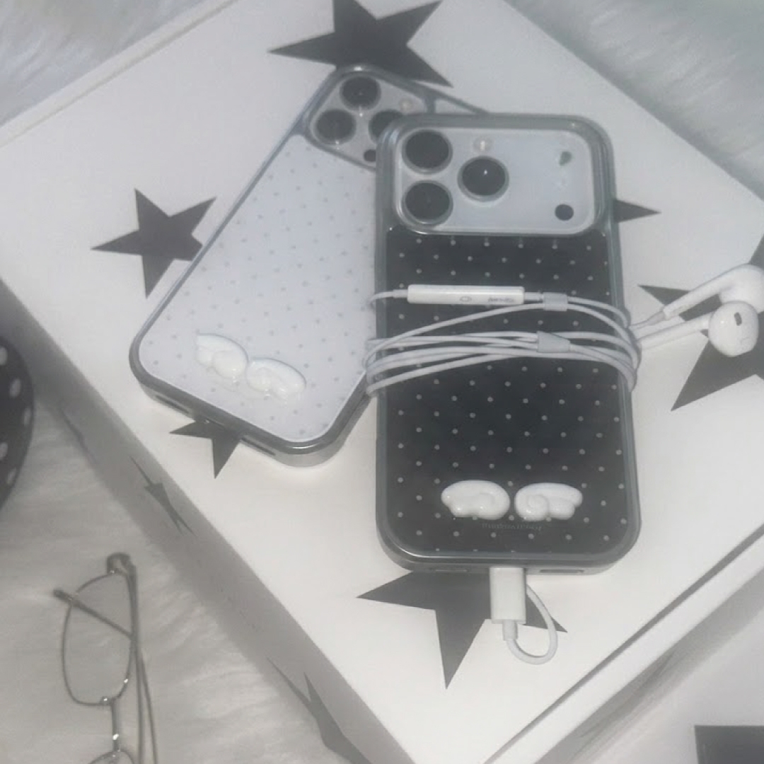 NINETEENFRIDAY 3D Angel Dot Magsafe Epoxy Case - WHITE 착용 스타일