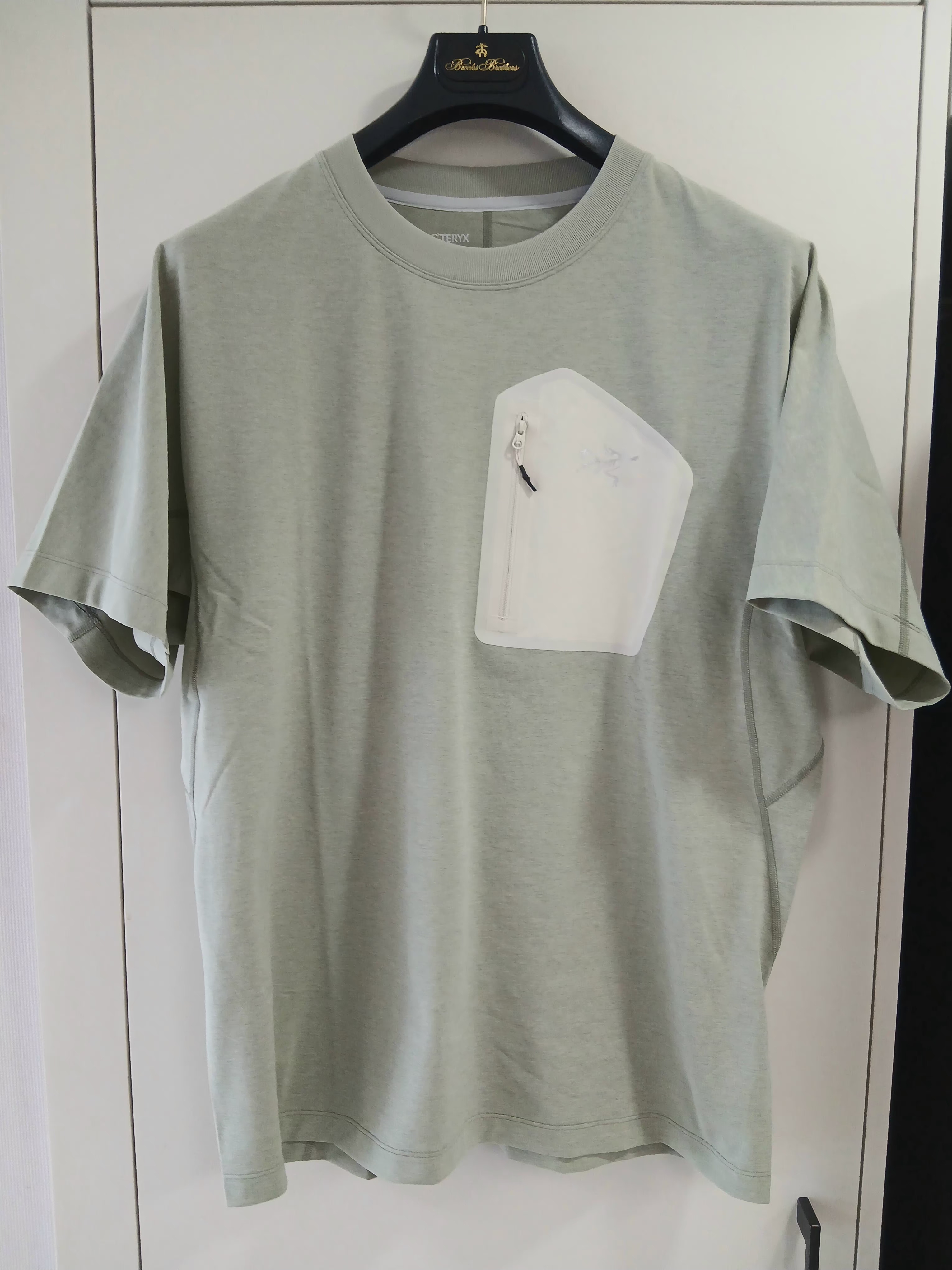 Arc'teryx Konseal Pocket SS T-Shirt Habitat 착용 스타일 - 1