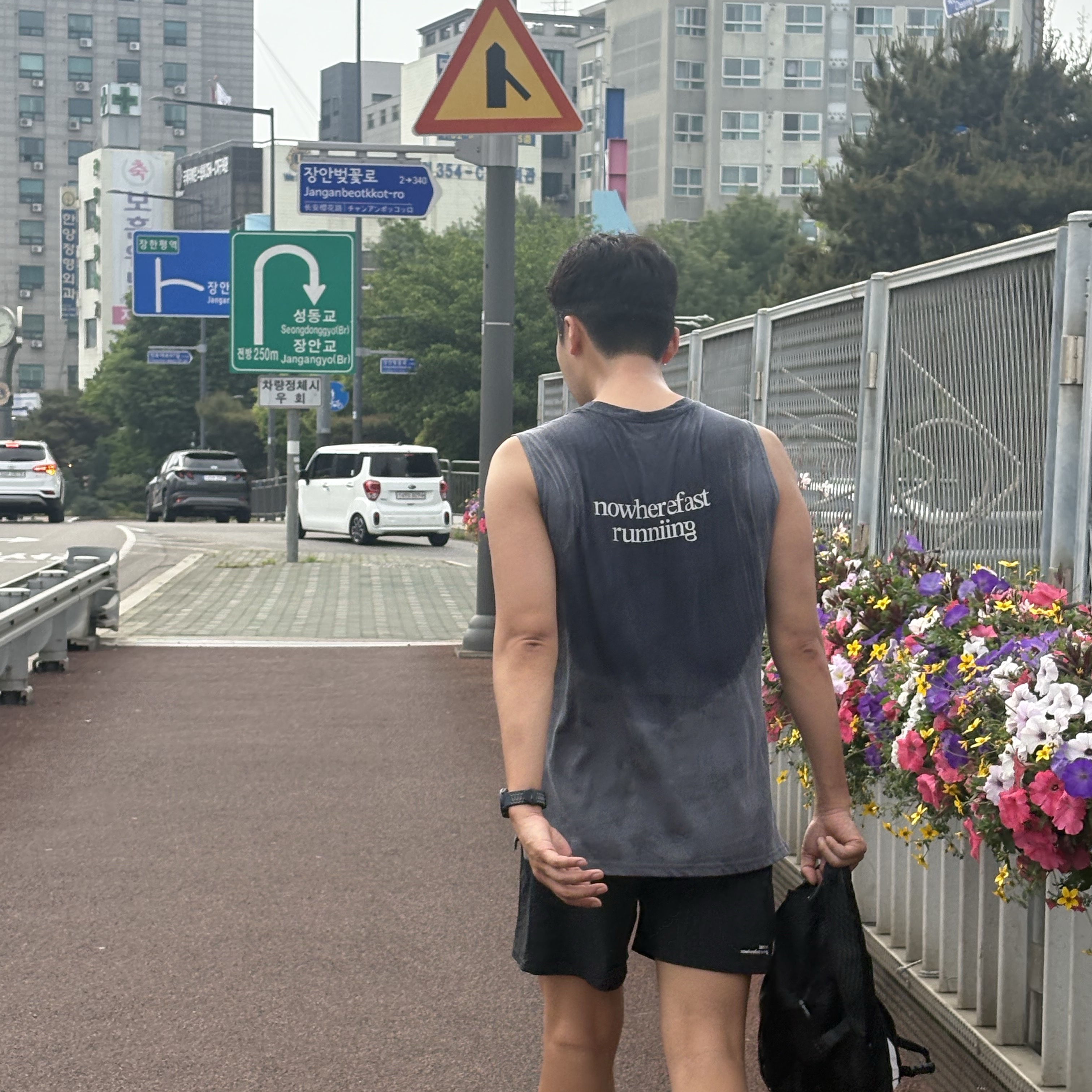 lainlame Tie-Dye Sleeveless Grey 착용 스타일 - 1