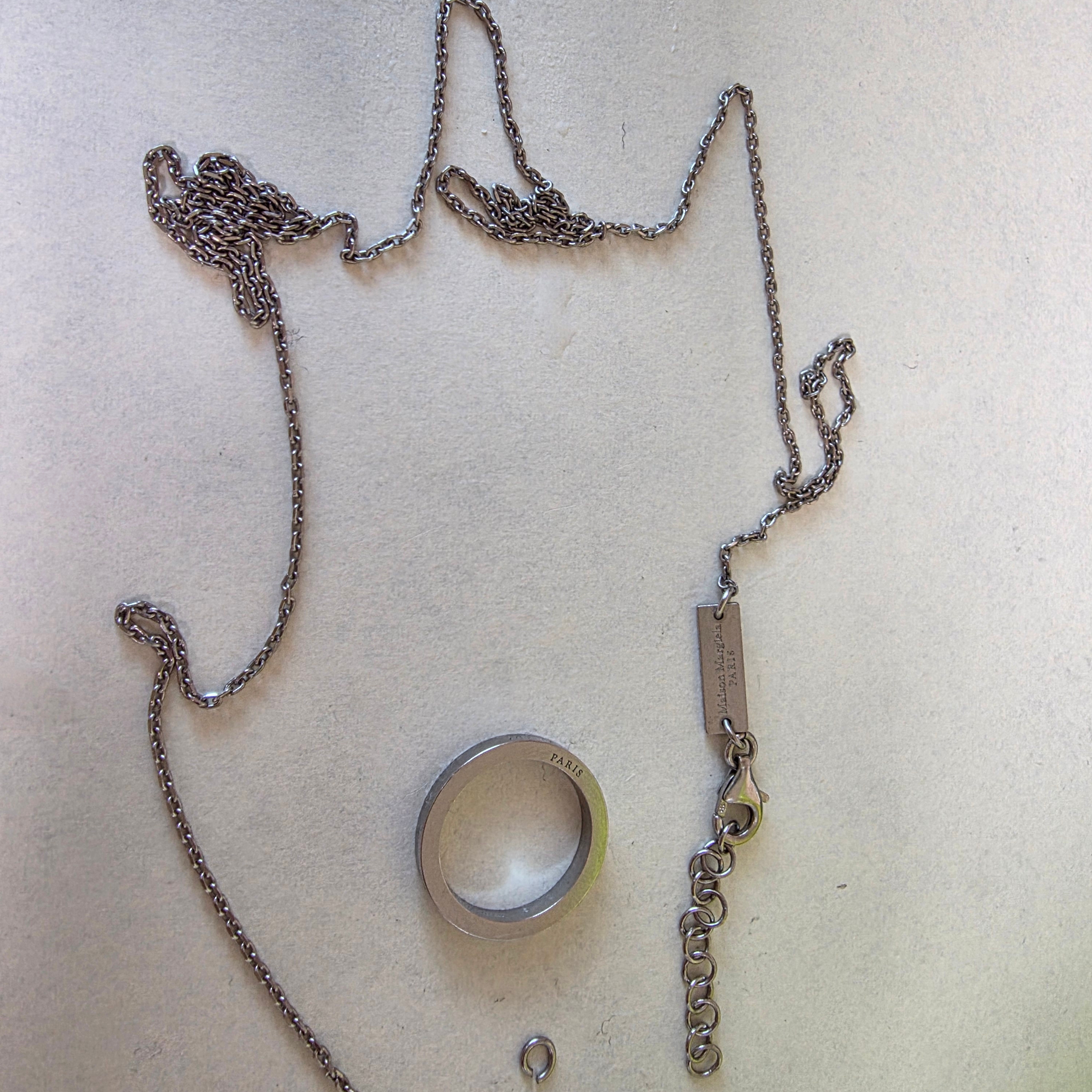 Maison Margiela Logo Ring Necklace Matte Palladium 착용 스타일