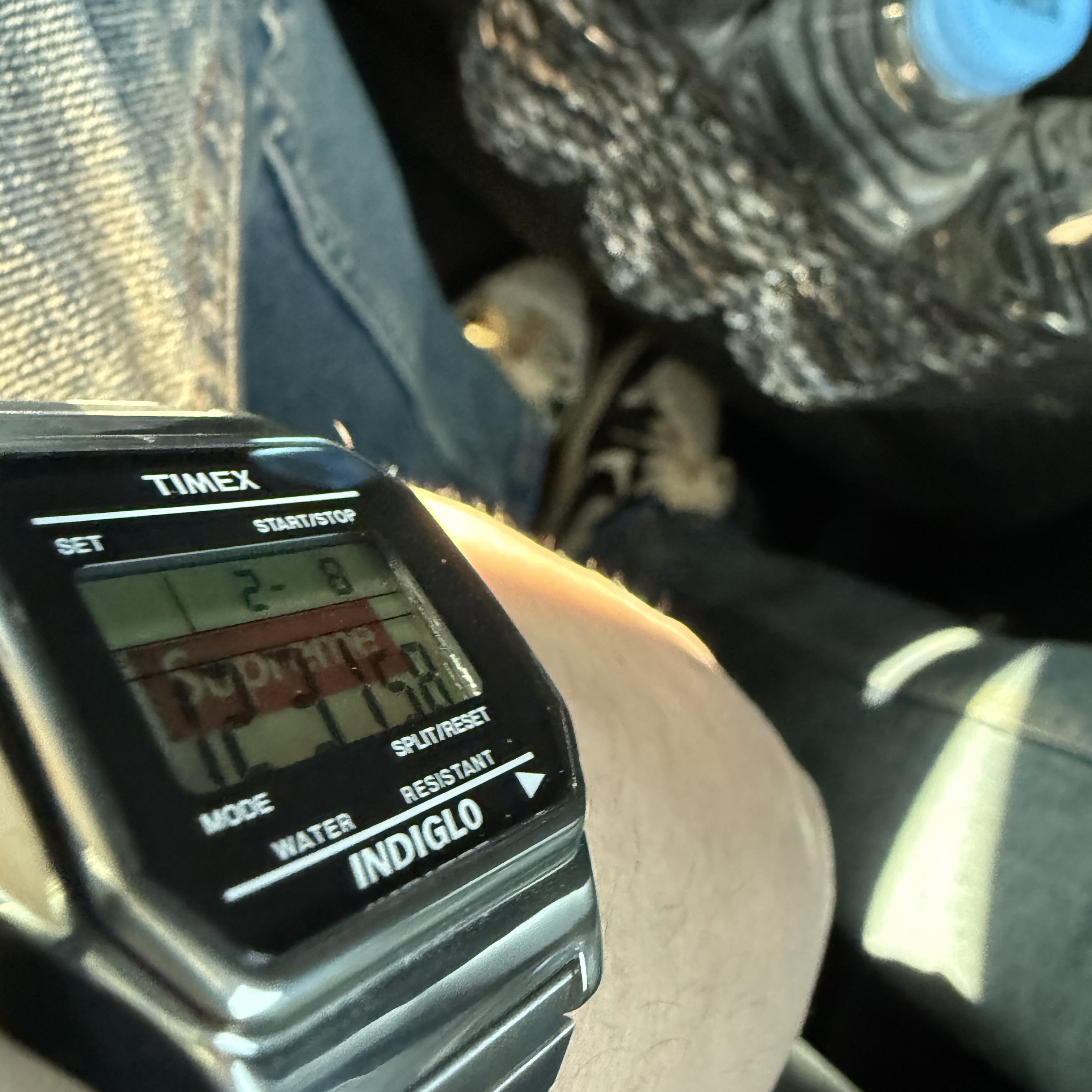 Timex x Supreme Digital Watch Silver - 19FW, Jordan 1 x Travis Scott x Fragment Retro Low OG SP Military Blue 착용 스타일 - 1