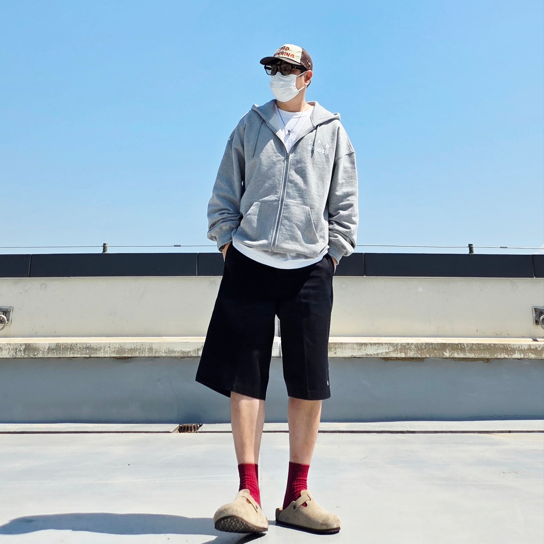 IAB Studio Zip-Up Hoodie Melange Gray - 26SS, Alex Zono I Dig Running Trucker Hat OG Brown - CapeTown 착용 스타일 - 6