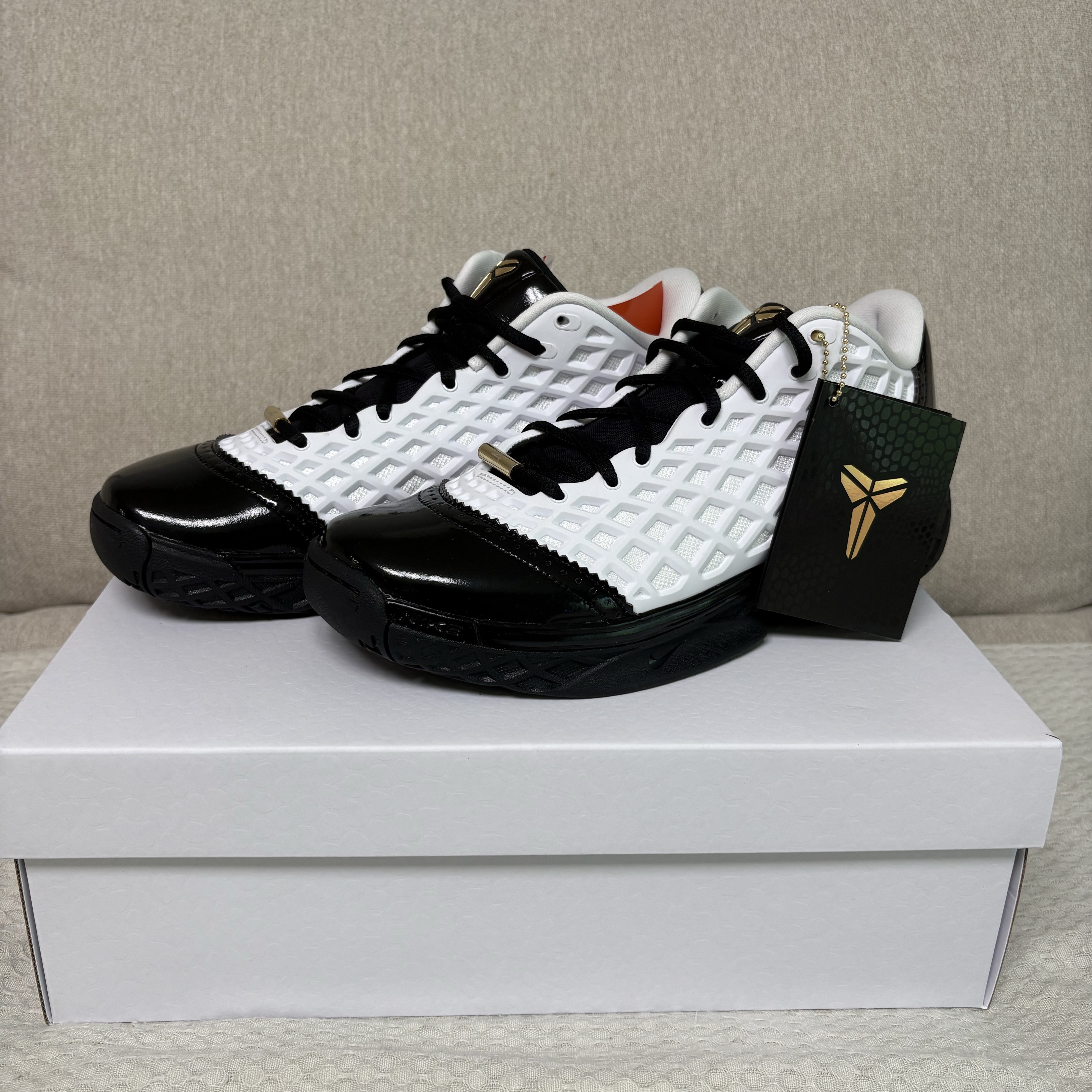 Nike Kobe 3 Low Protro White Metallic Gold 착용 스타일 - 1