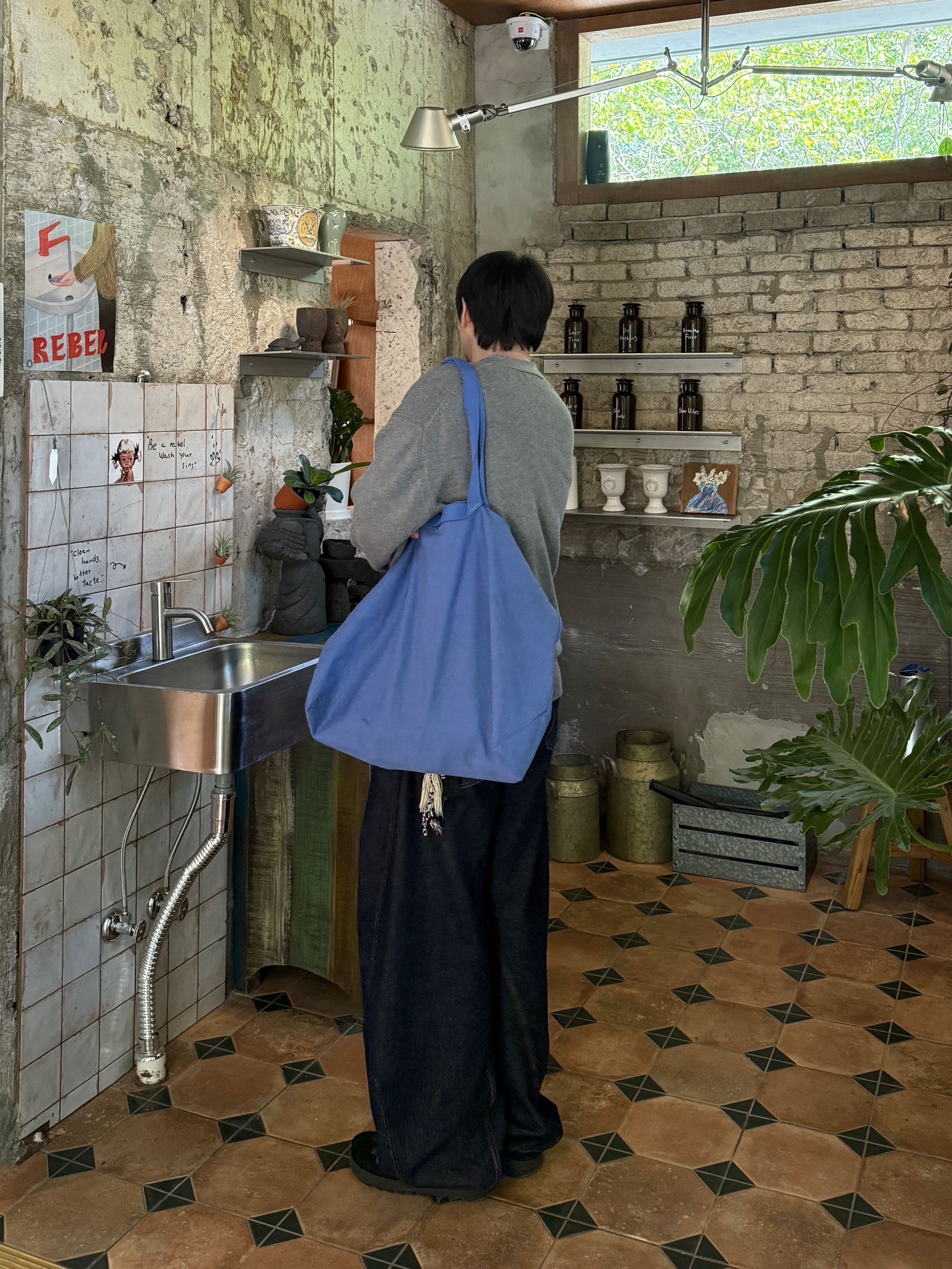 Millo Archive French Dyeing Tote Bag Pastel Blue, (W) MM6 Maison Margiela Classic Chain Ring Palladium 착용 스타일 - 1