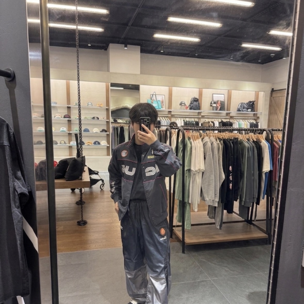 Supreme x Umbro Gradient Track Pant Black - 25FW, Jordan 1 Retro High OG Flight Club 착용 스타일