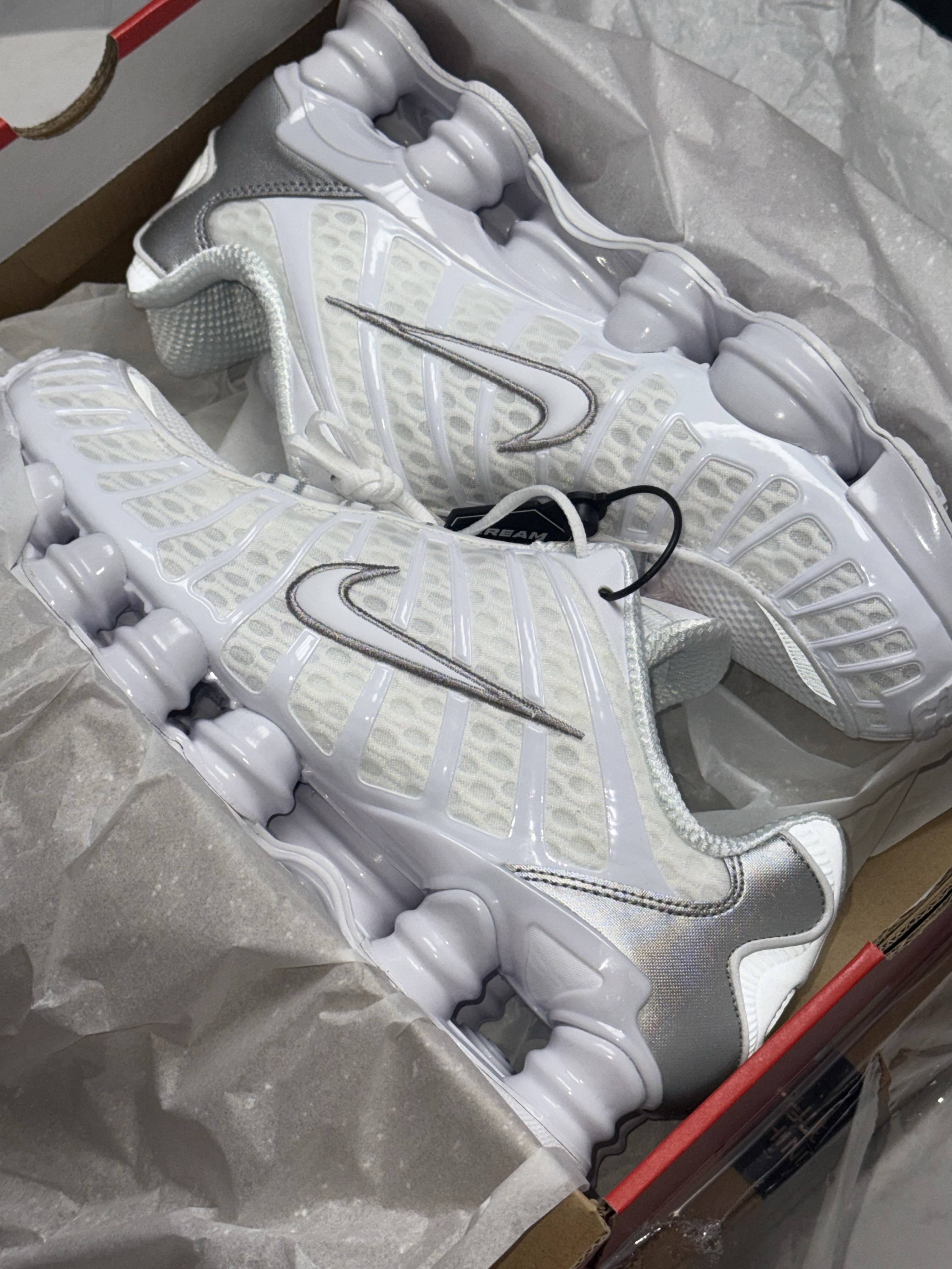 Nike Shox TL Metallic Silver 착용 스타일 - 4