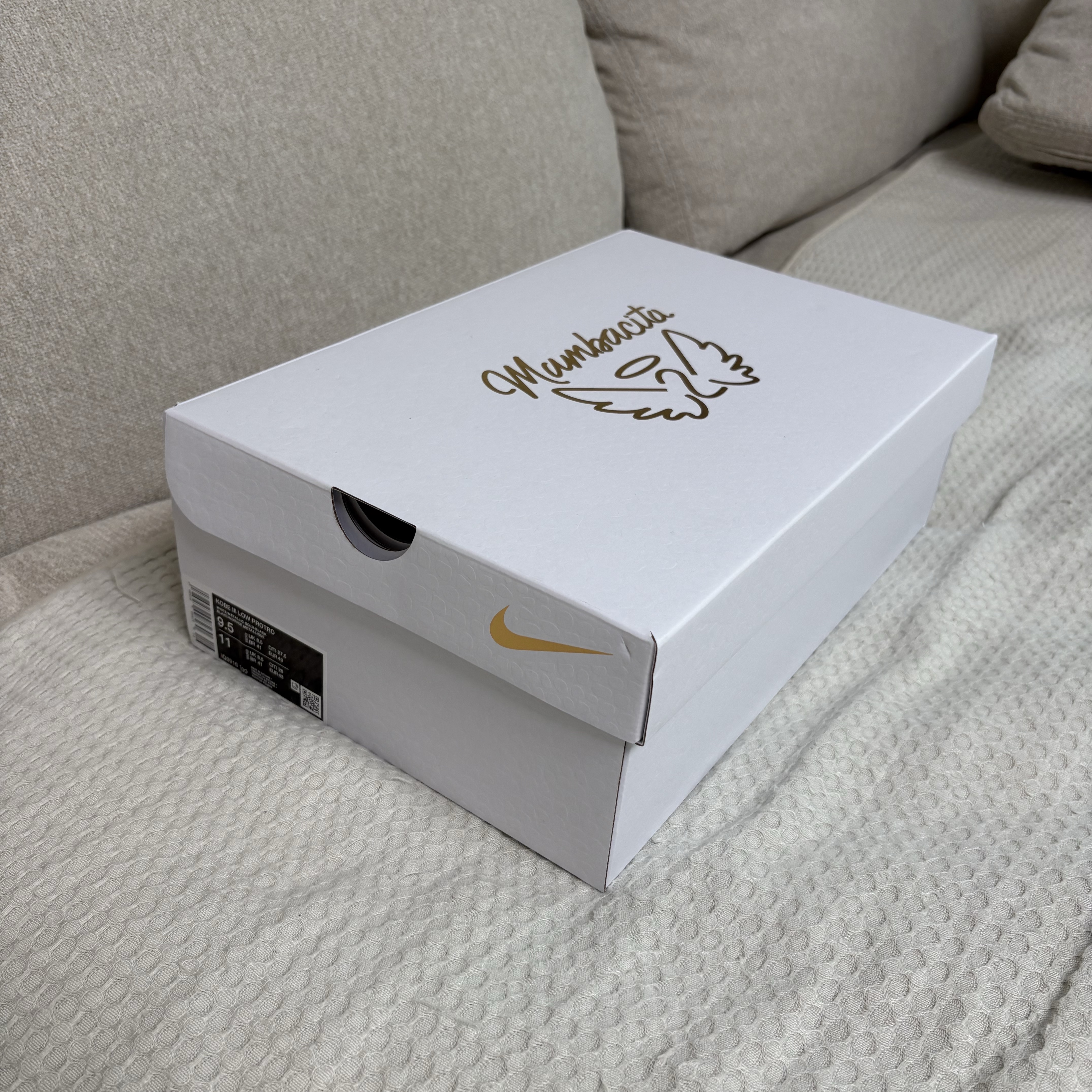 Nike Kobe 3 Low Protro White Metallic Gold 착용 스타일 - 7