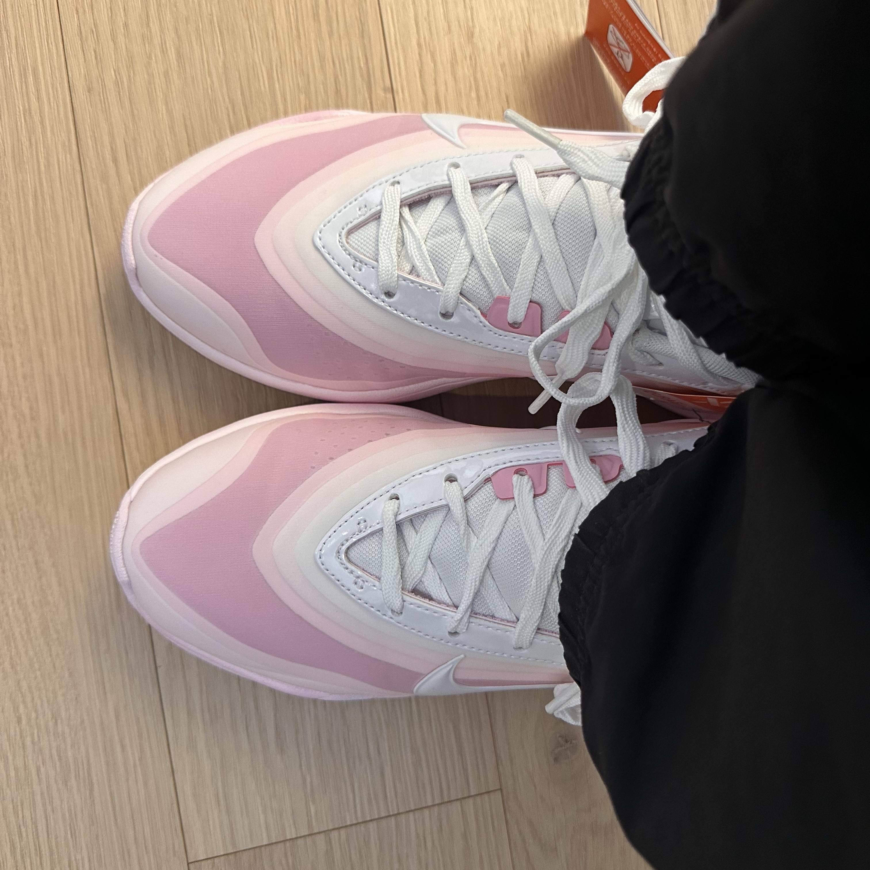 Nike A'One Birthday Cake EP White Prism Pink 착용 스타일 - 5