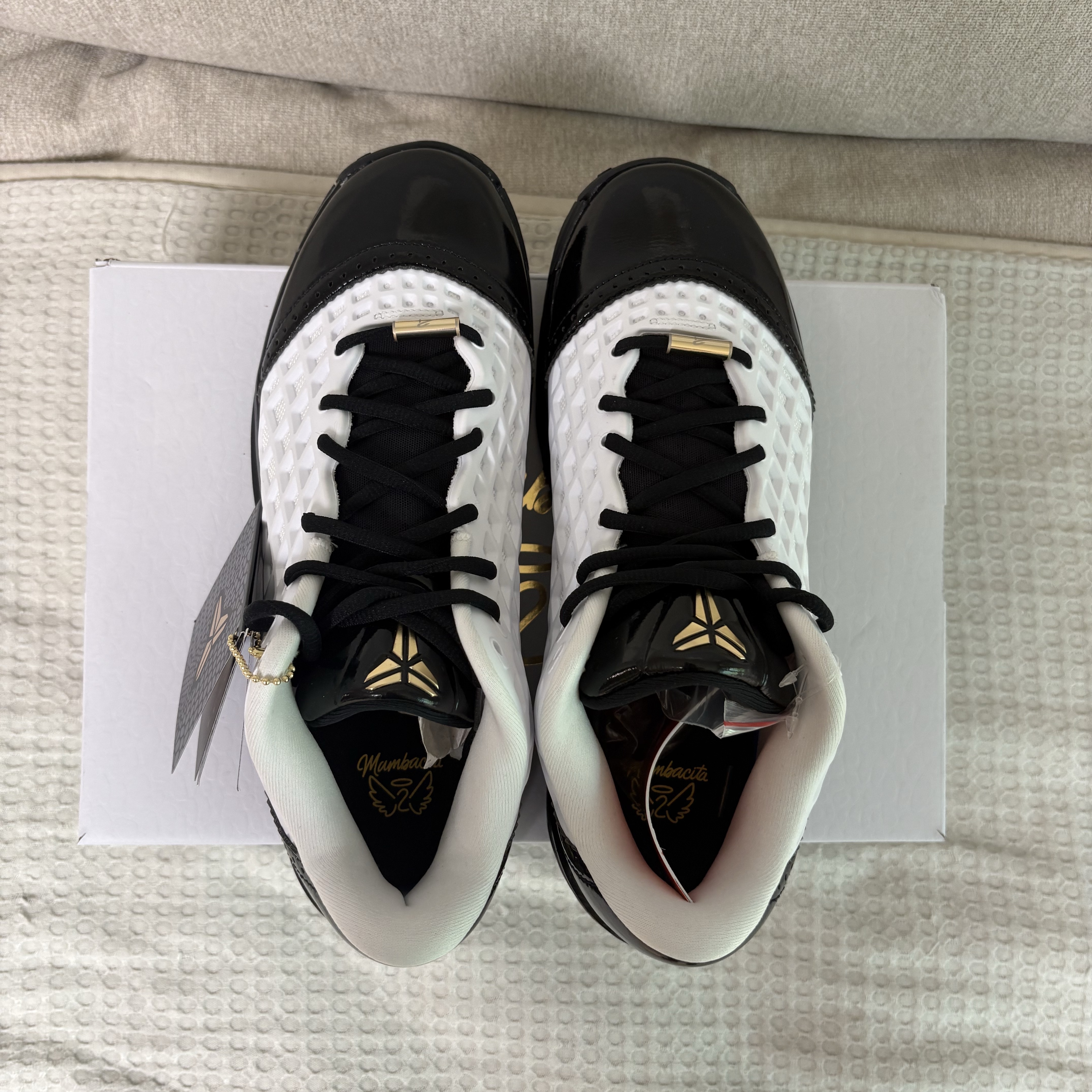 Nike Kobe 3 Low Protro White Metallic Gold 착용 스타일 - 6