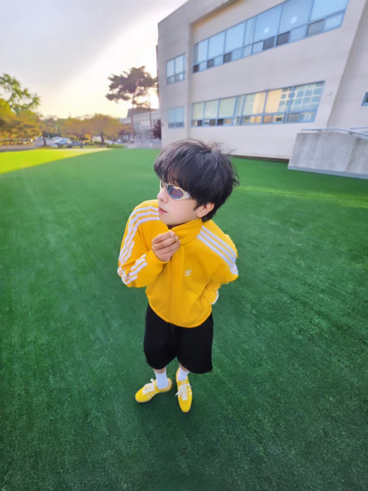 Adidas Adicolor Classic Firebird Track Top Preloved Yellow - KR Sizing, Adidas Bermuda Bold Gold 착용 스타일 - 2