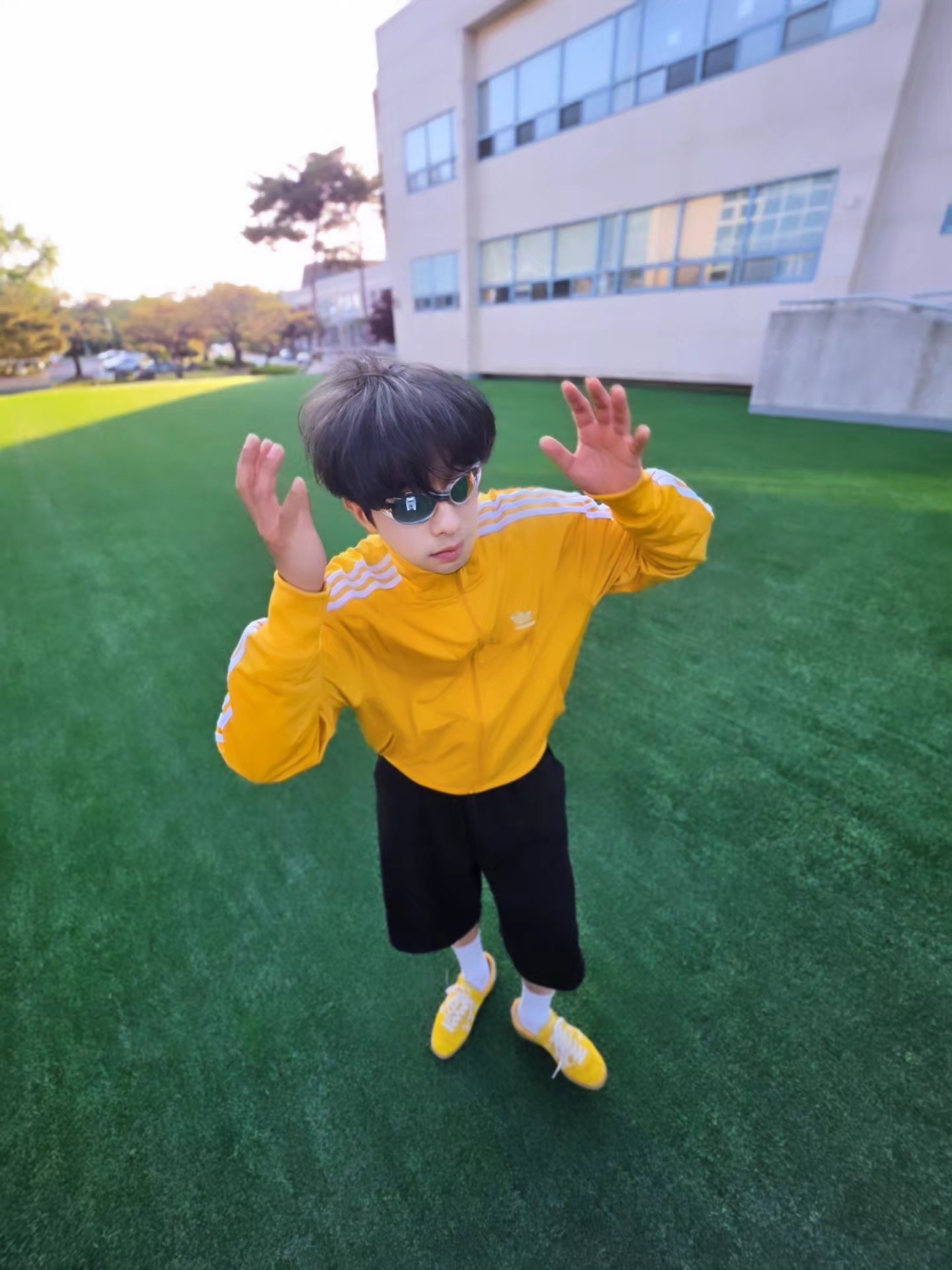 Adidas Adicolor Classic Firebird Track Top Preloved Yellow - KR Sizing, Adidas Bermuda Bold Gold 착용 스타일 - 3
